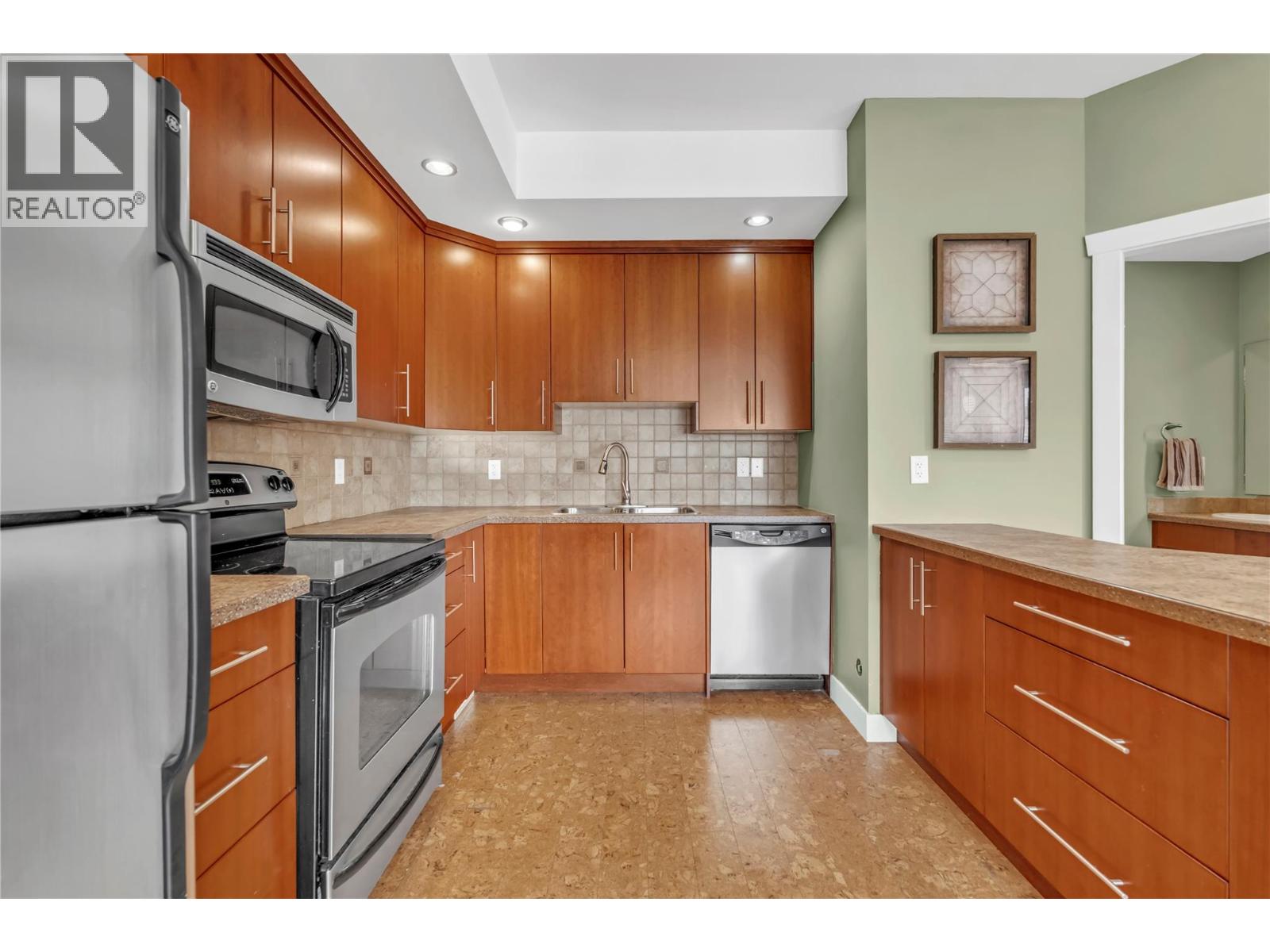 584 Westminster Avenue W Unit# 102, Penticton, British Columbia V2A 1K6 - Photo 12 - 10376944
