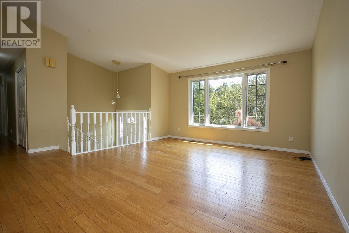 987 Lake St, Sault Ste. Marie, Ontario  P6B 6C9 - Photo 15 - SM262232