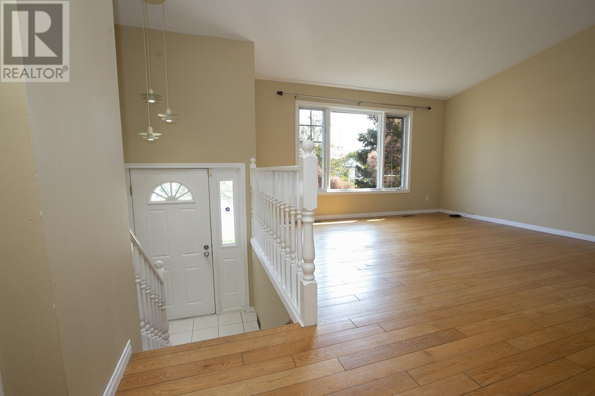 987 Lake St, Sault Ste. Marie, Ontario  P6B 6C9 - Photo 13 - SM262232