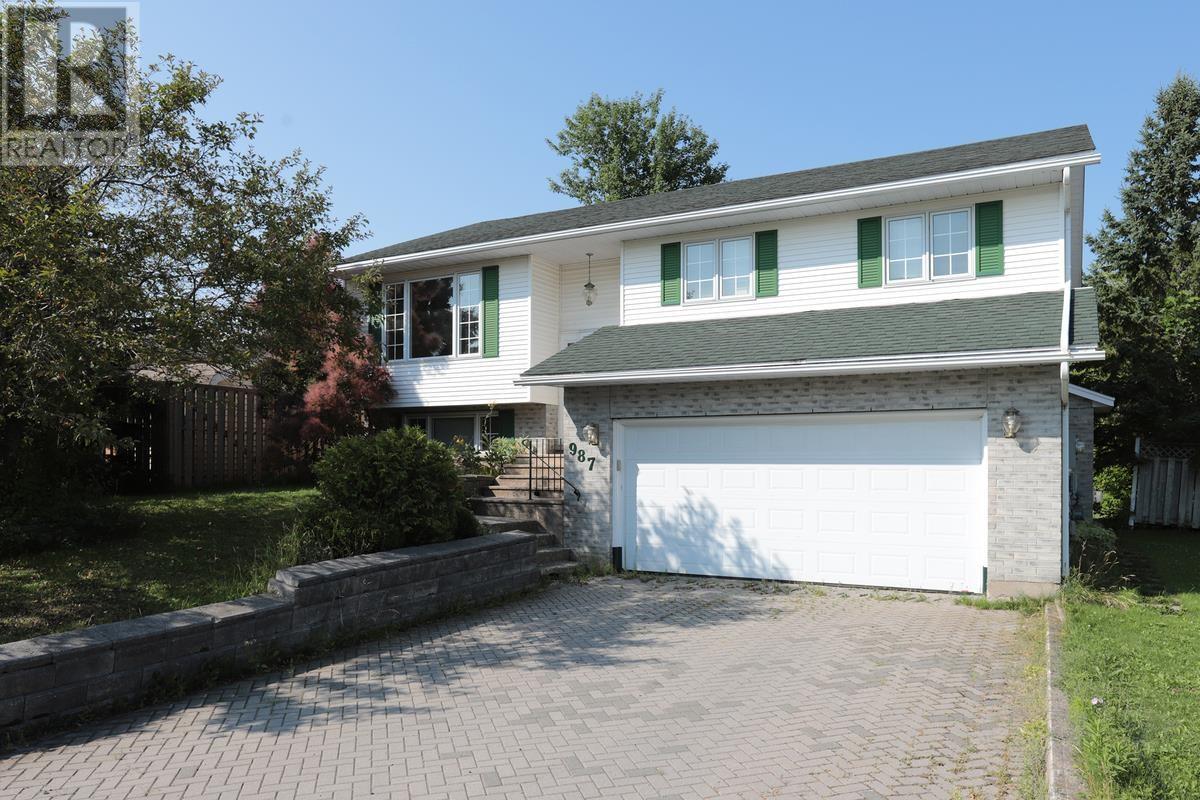 987 Lake St, Sault Ste. Marie, Ontario  P6B 6C9 - Photo 2 - SM262232