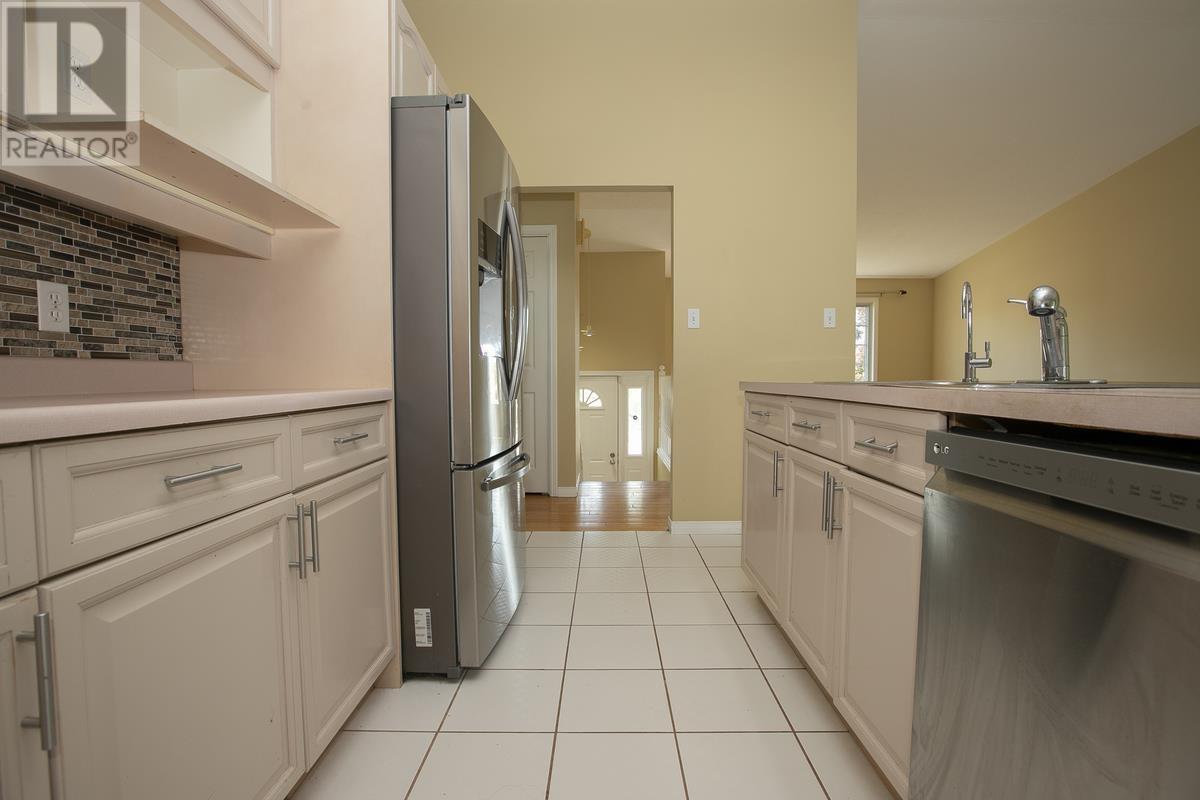 987 Lake St, Sault Ste. Marie, Ontario  P6B 6C9 - Photo 23 - SM262232
