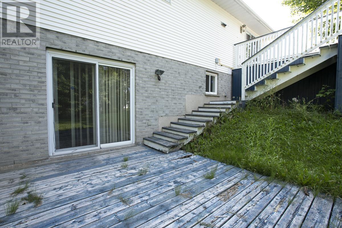987 Lake St, Sault Ste. Marie, Ontario  P6B 6C9 - Photo 6 - SM262232