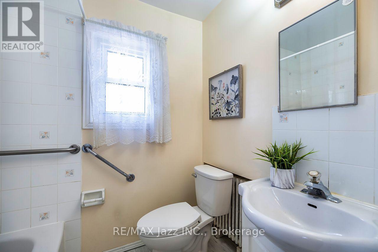 150 Verdun Road, Oshawa, Ontario  L1H 5S8 - Photo 22 - E13693250