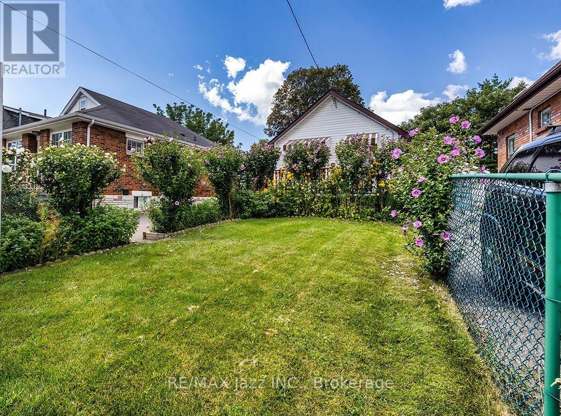 150 Verdun Road, Oshawa, Ontario  L1H 5S8 - Photo 4 - E13693250