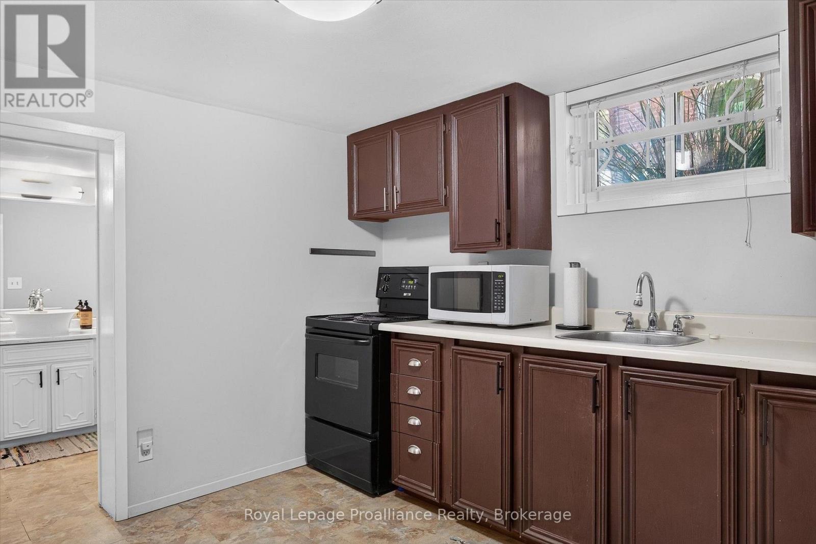 71 Lansdowne Street W, Peterborough, Ontario  K9J 1Y2 - Photo 38 - X13693328
