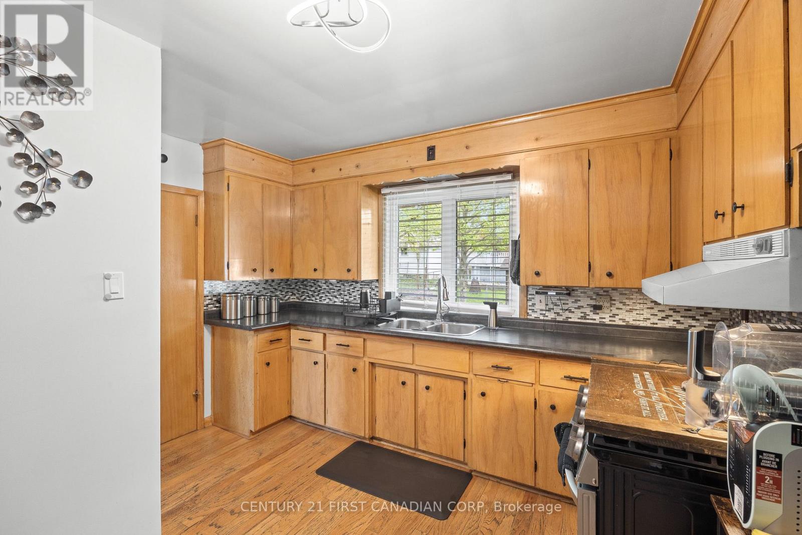 58 Centre Crescent N, London South, Ontario  N6J 2Z6 - Photo 11 - X13693212
