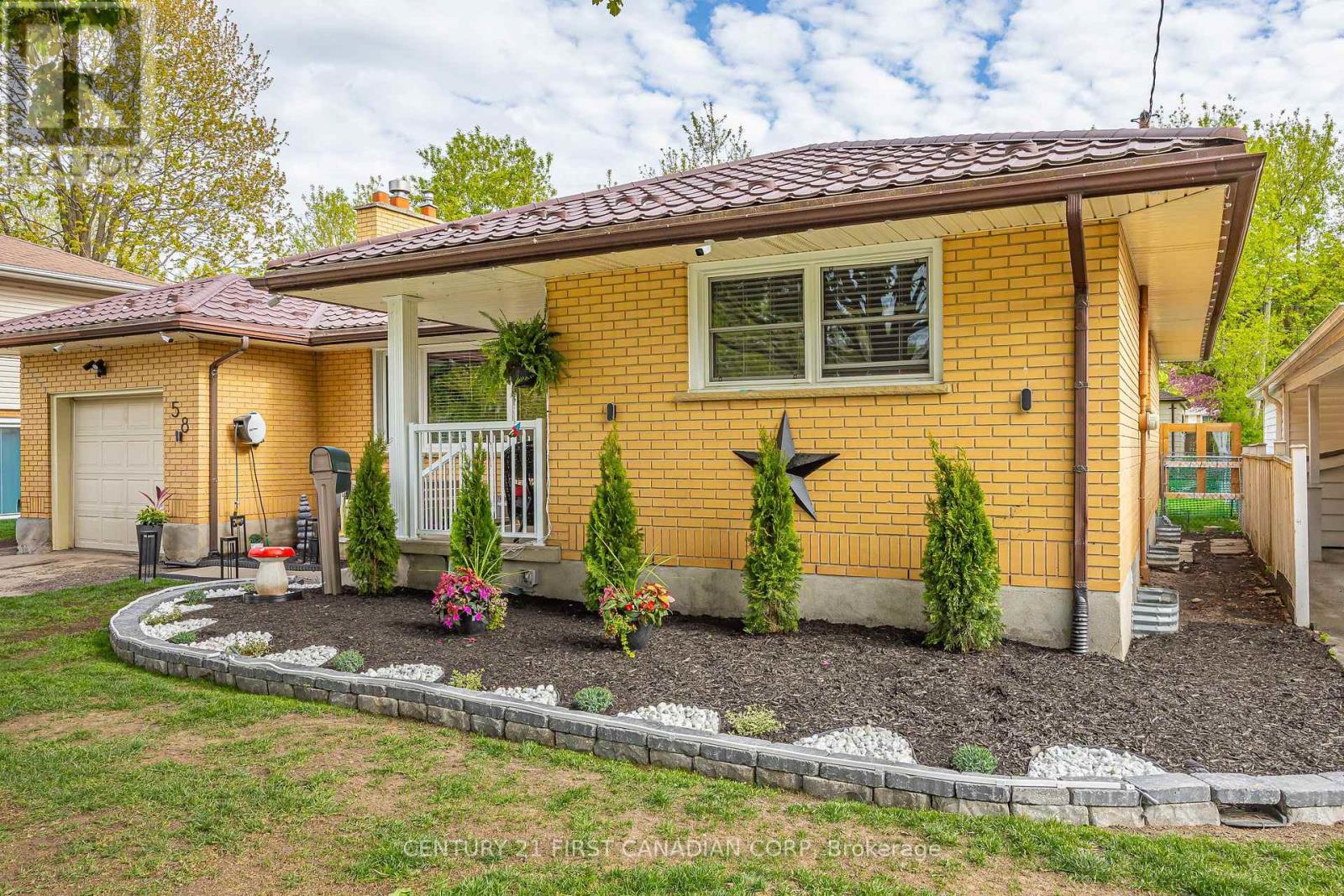 58 Centre Crescent N, London South, Ontario  N6J 2Z6 - Photo 2 - X13693212
