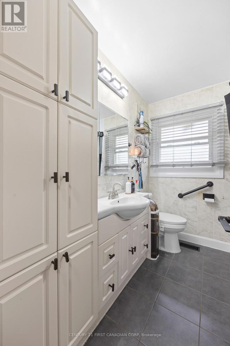 58 Centre Crescent N, London South, Ontario  N6J 2Z6 - Photo 24 - X13693212