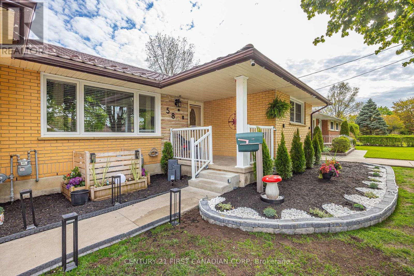 58 Centre Crescent N, London South, Ontario  N6J 2Z6 - Photo 3 - X13693212