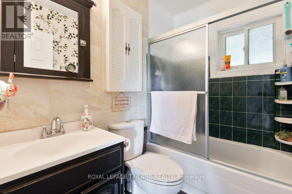 6545 Jubilee Drive, Southwest Middlesex, Ontario  N0L 1T0 - Photo 10 - X13693246