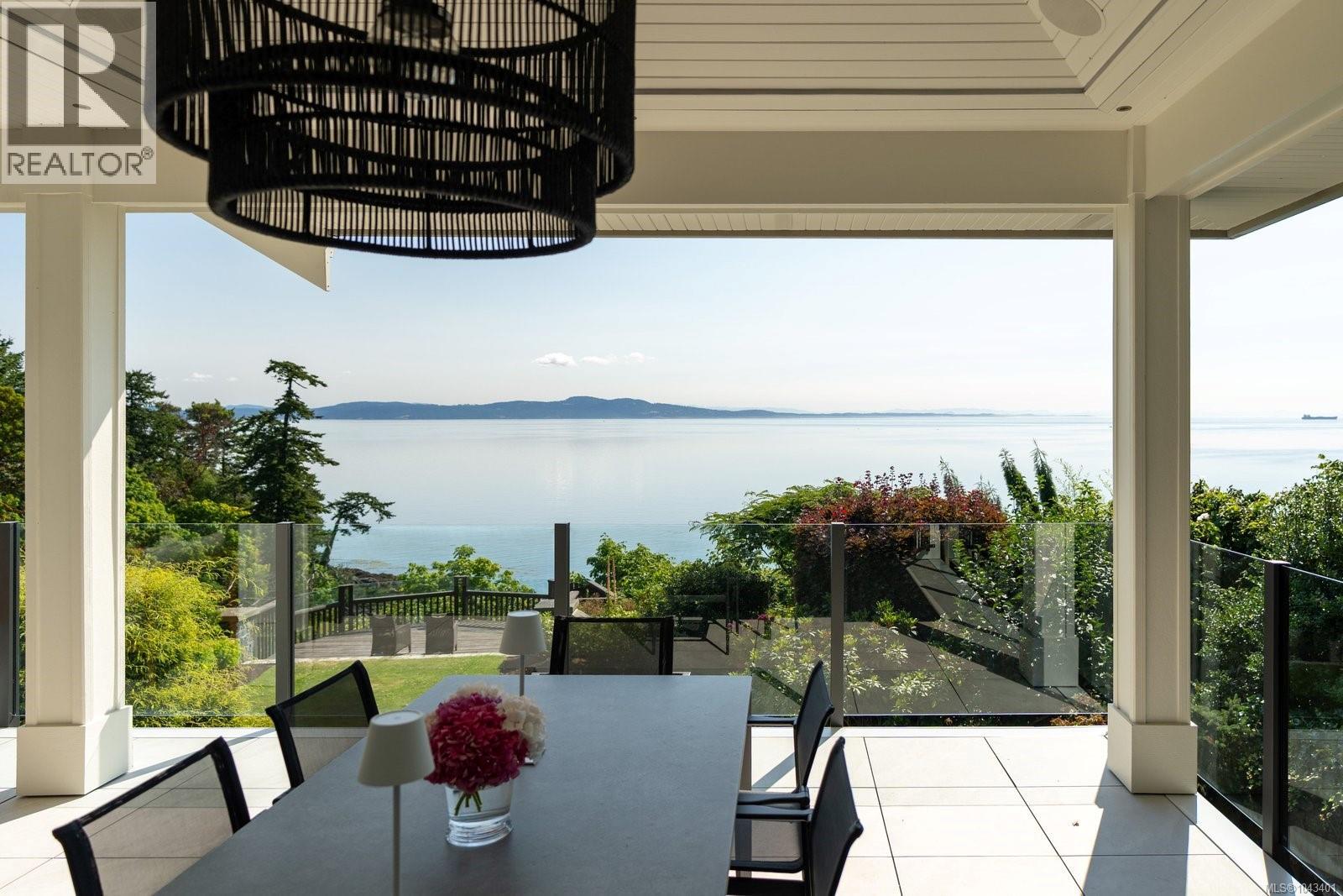 2226 Arbutus Rd, Saanich, British Columbia  V8N 1V3 - Photo 23 - 1043401