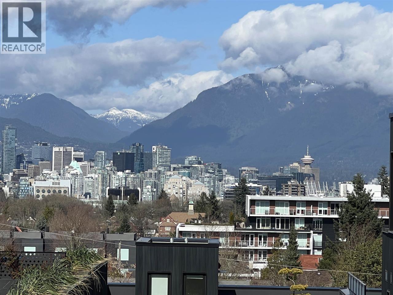 34 530 W 28th Avenue, Vancouver, British Columbia  V5Z 2H1 - Photo 2 - R3156350