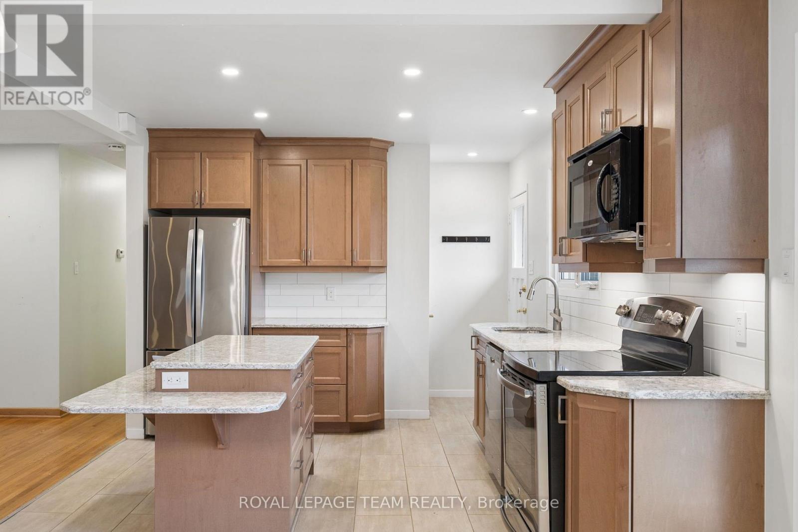 22 Redpine Drive, Ottawa, Ontario  K2E 6S9 - Photo 8 - X13693152