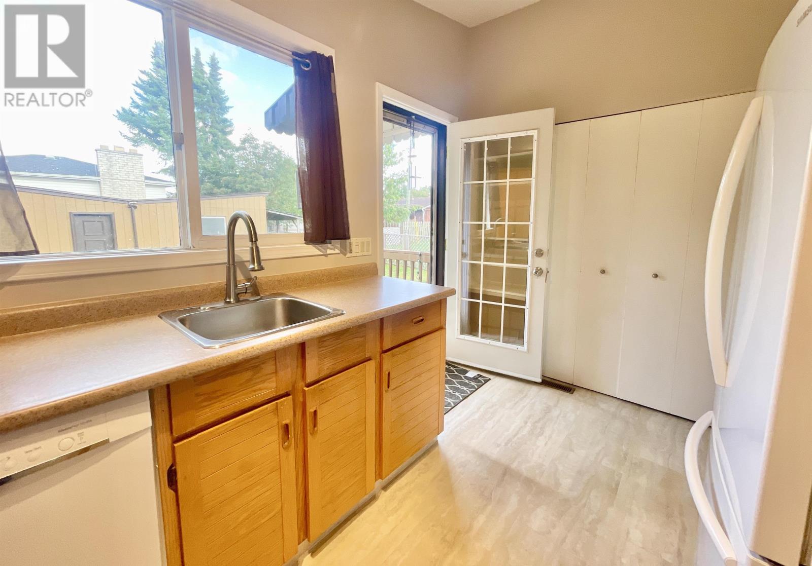 133 Memorial Ave, Dryden, Ontario  P8N 2M4 - Photo 7 - TB2602401