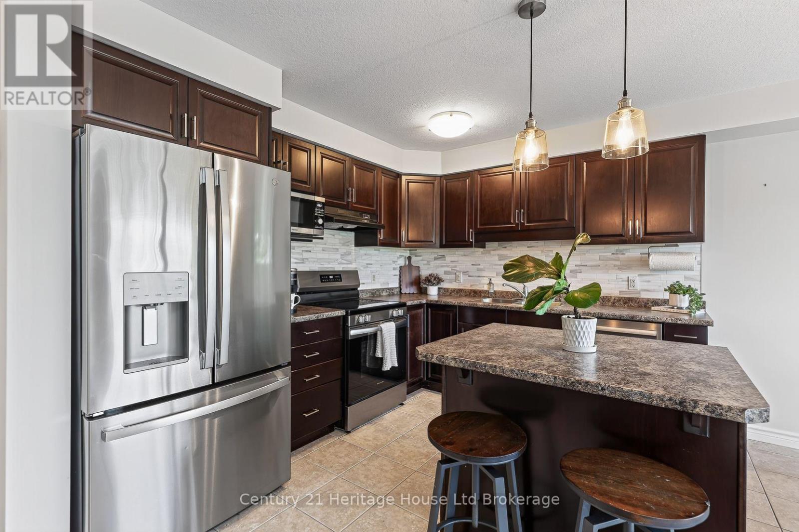 783 Frontenac Crescent, Woodstock, Ontario  N4V 0B1 - Photo 12 - X13693180