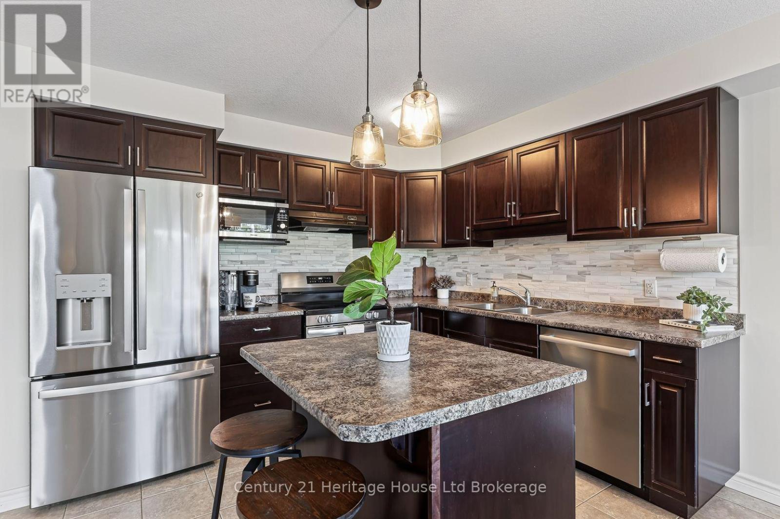 783 Frontenac Crescent, Woodstock, Ontario  N4V 0B1 - Photo 14 - X13693180