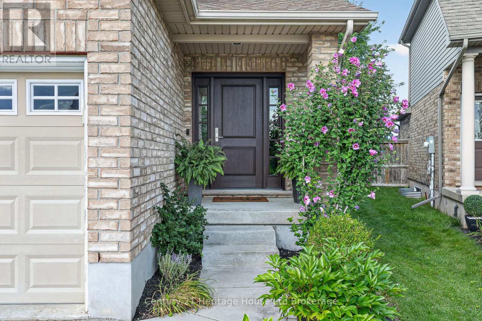 783 Frontenac Crescent, Woodstock, Ontario  N4V 0B1 - Photo 4 - X13693180