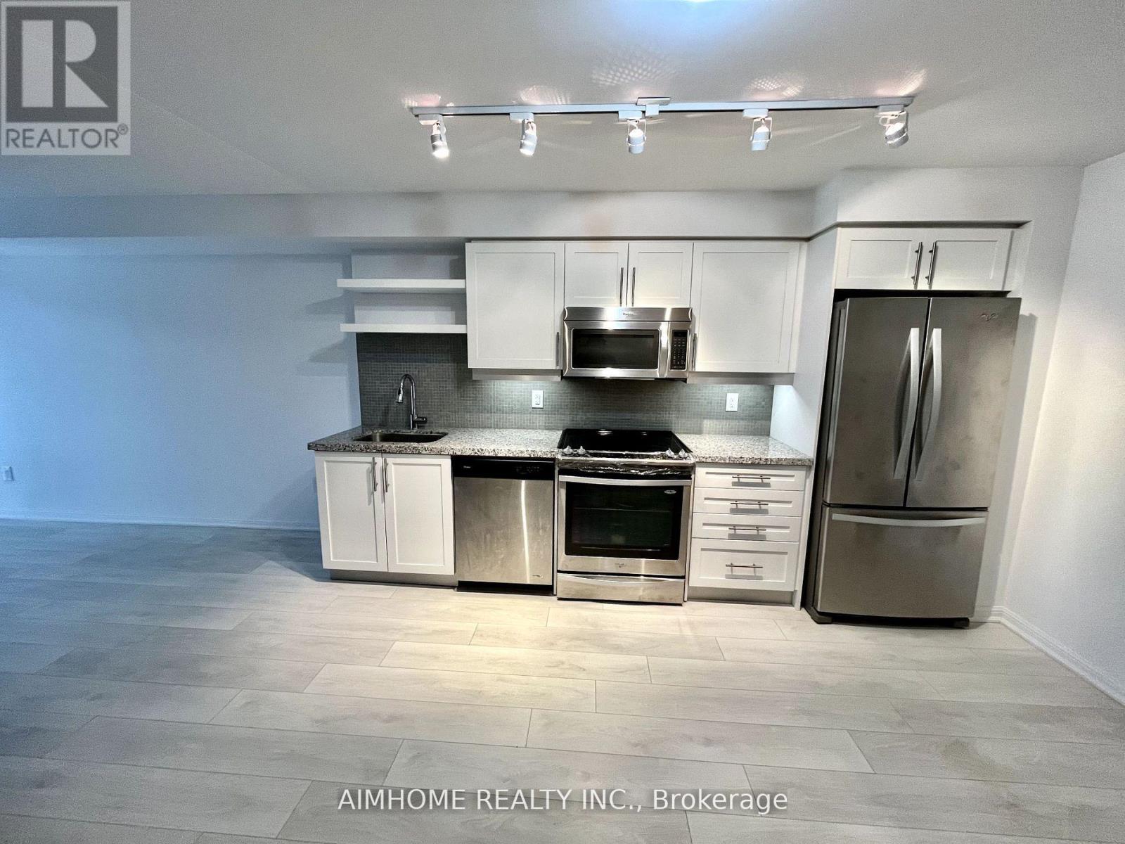 305 - 400 Adelaide Street E, Toronto, Ontario  M5A 4S3 - Photo 3 - C13693132