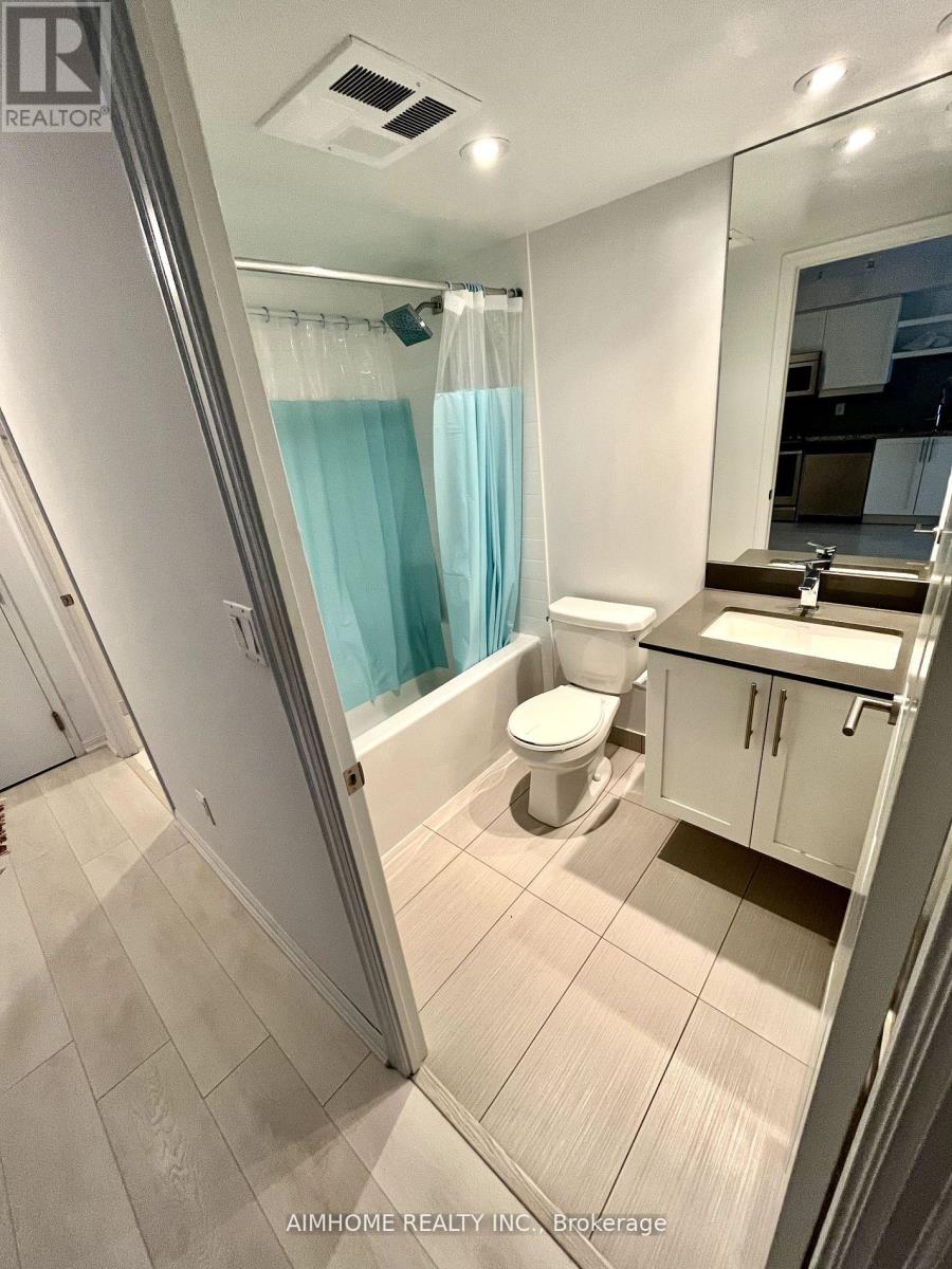 305 - 400 Adelaide Street E, Toronto, Ontario  M5A 4S3 - Photo 5 - C13693132