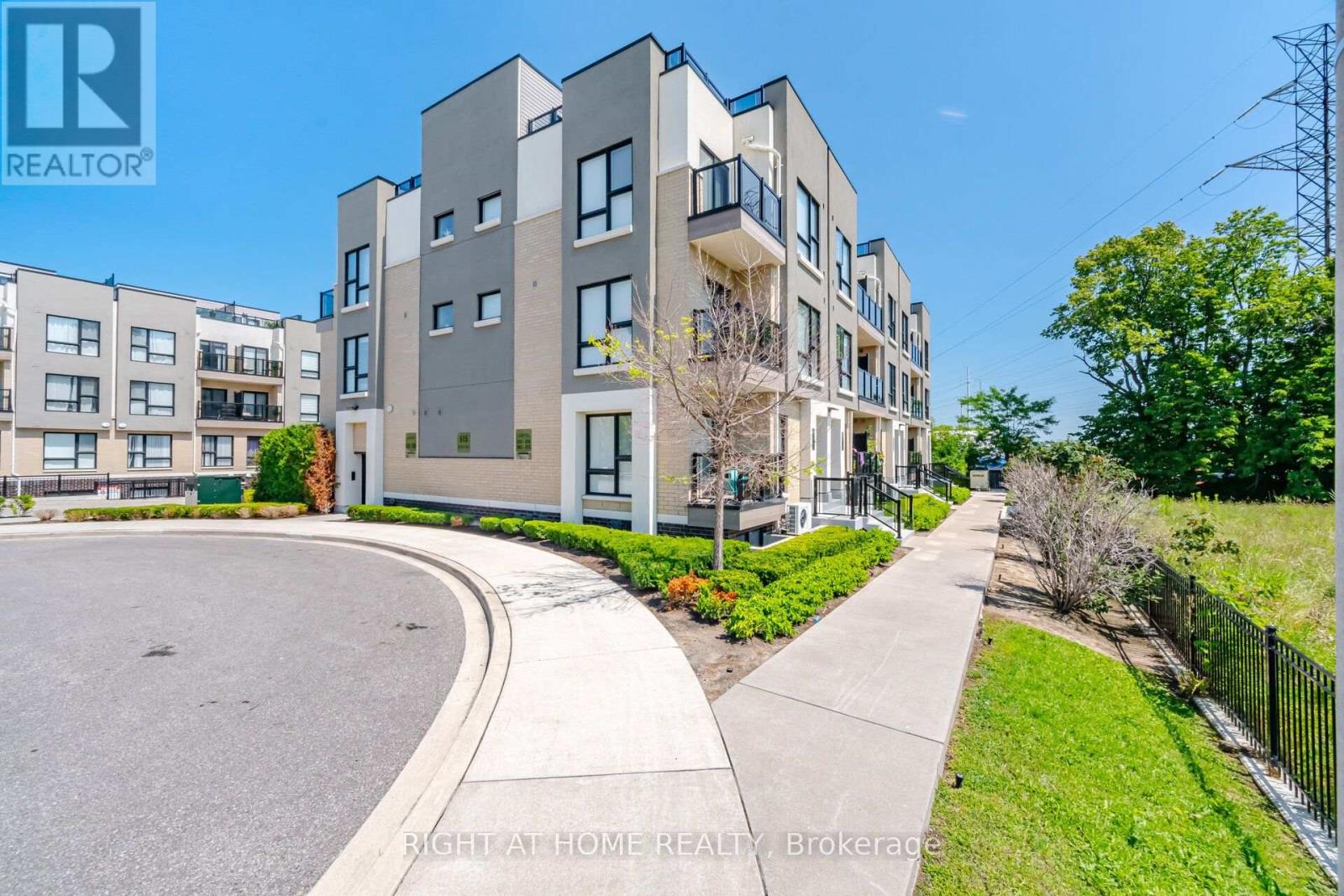 233 - 515 KINGBIRD GROVE, Toronto, Ontario