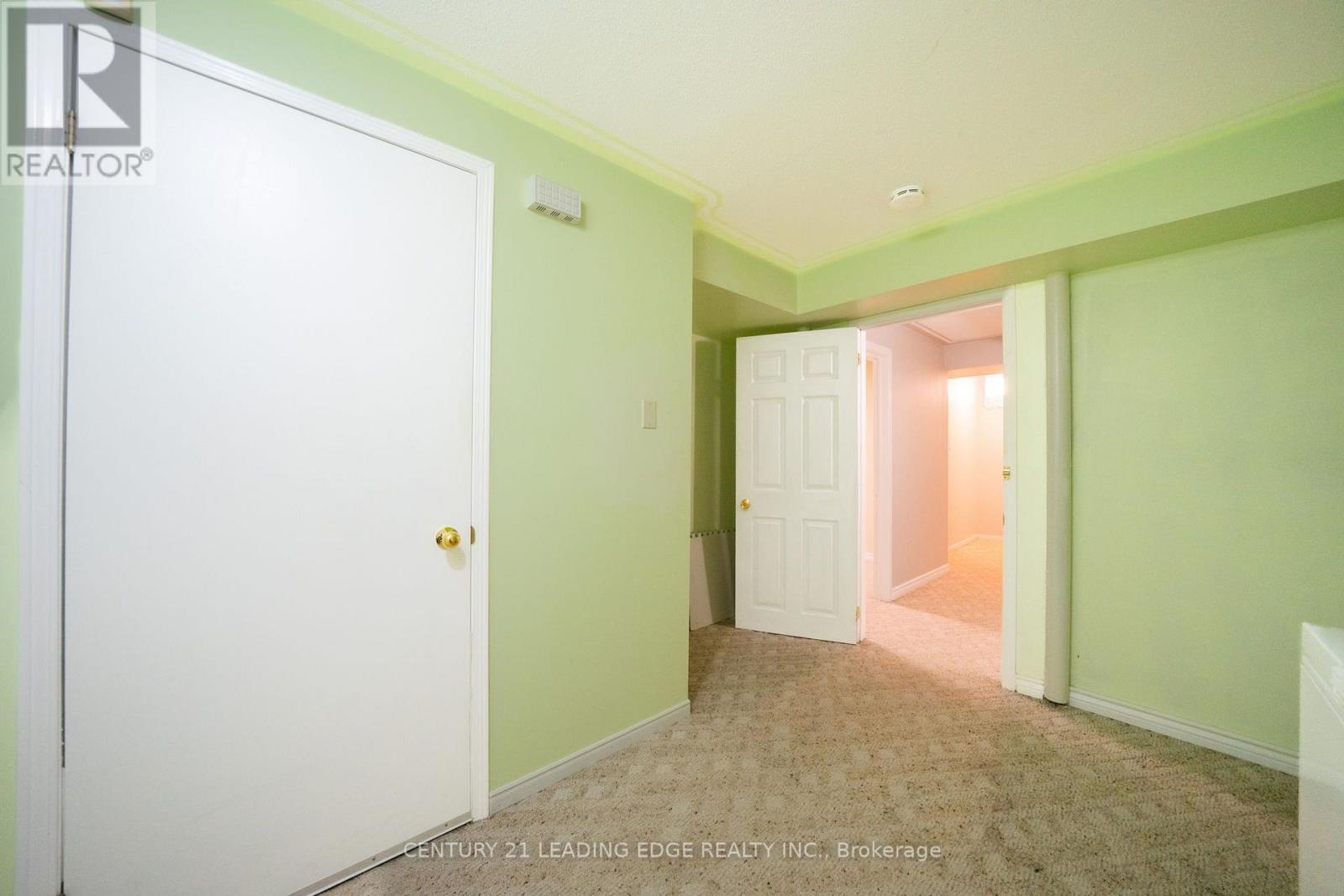 1595 Deerhurst Court, Pickering, Ontario L1V 6Y7 - Photo 33 - E13693220