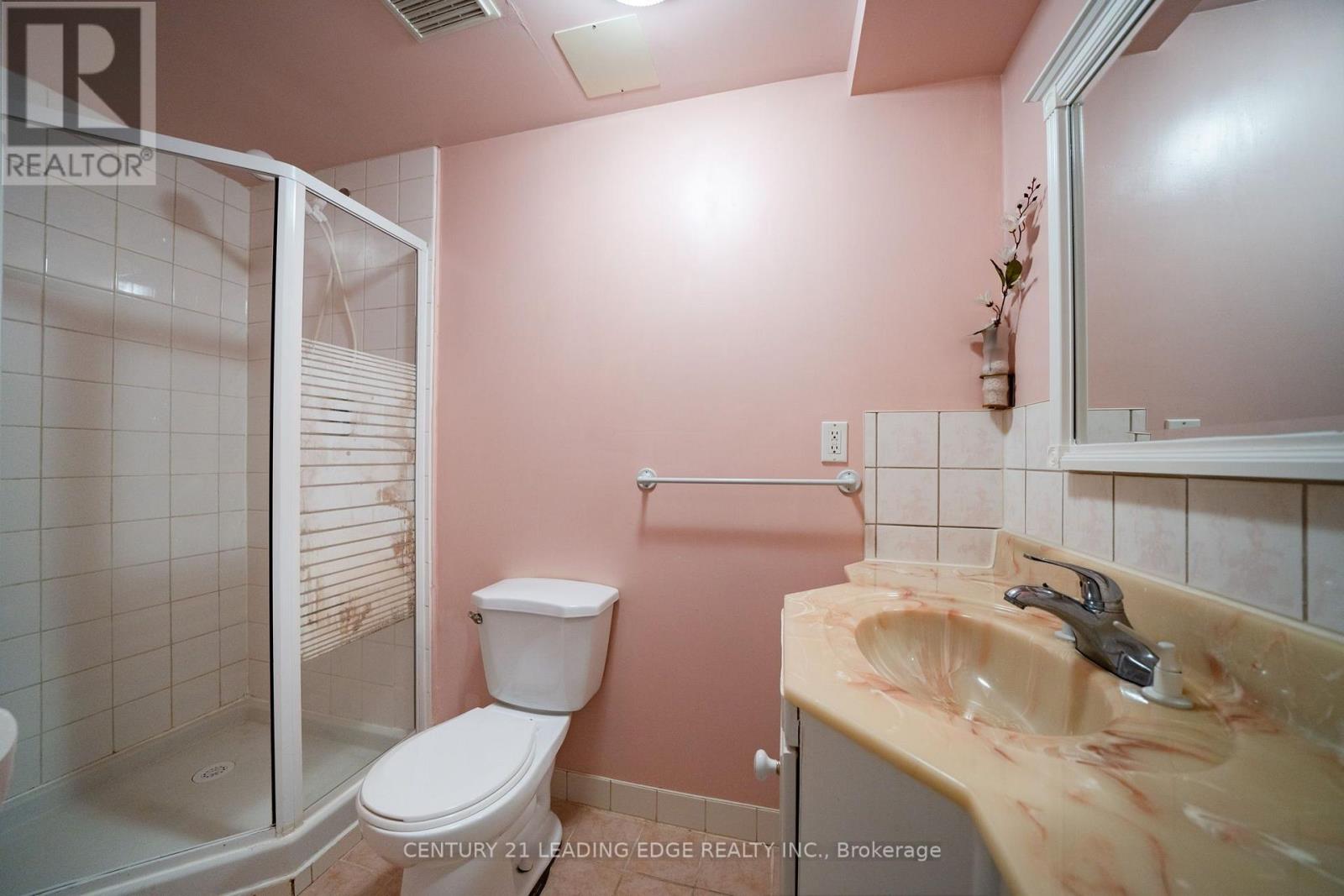 1595 Deerhurst Court, Pickering, Ontario L1V 6Y7 - Photo 35 - E13693220