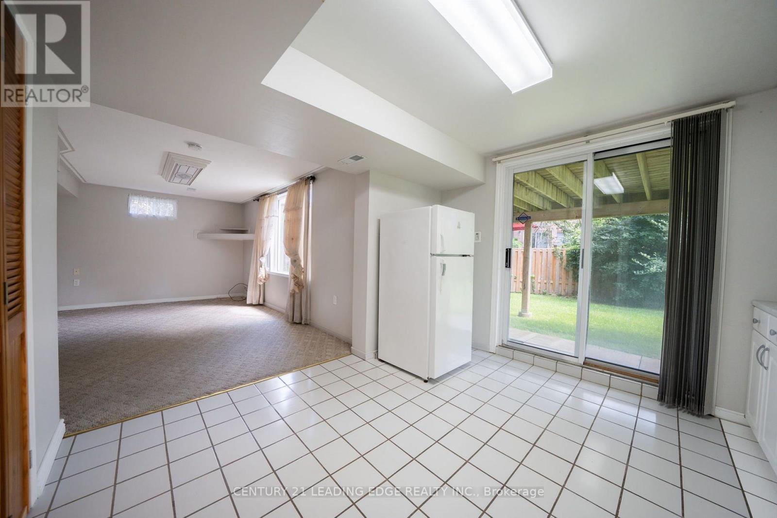 1595 Deerhurst Court, Pickering, Ontario L1V 6Y7 - Photo 42 - E13693220