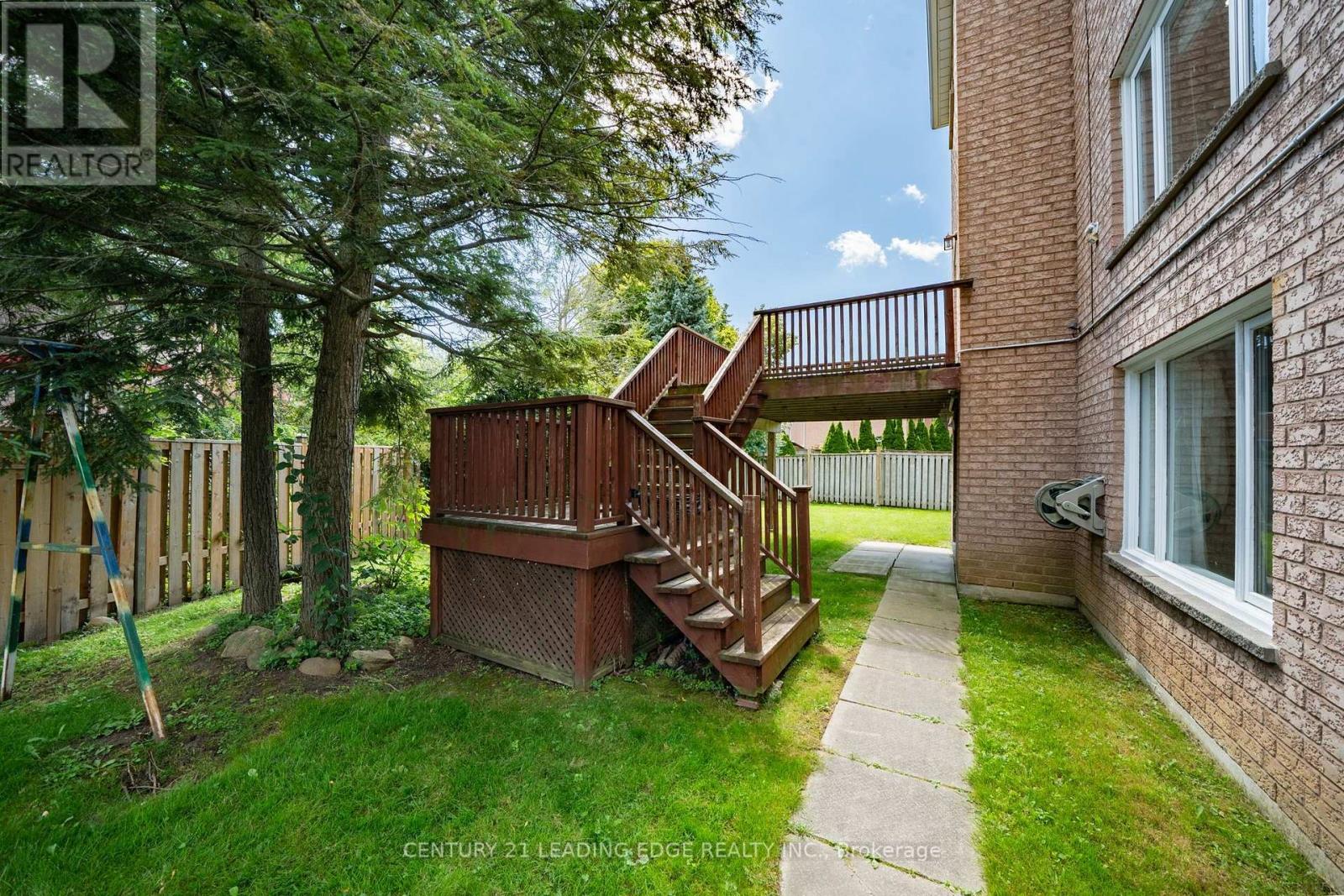 1595 Deerhurst Court, Pickering, Ontario L1V 6Y7 - Photo 43 - E13693220