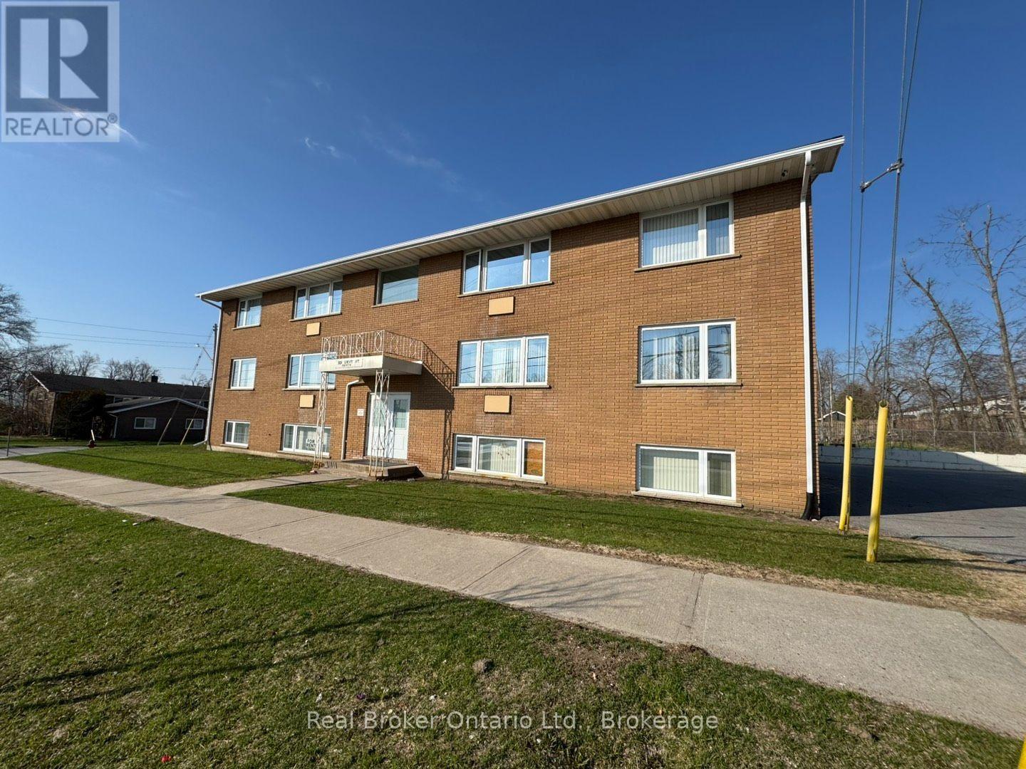 7 - 301 West Street N, Orillia, Ontario L3V 5E1 - Photo 1 - S13693278