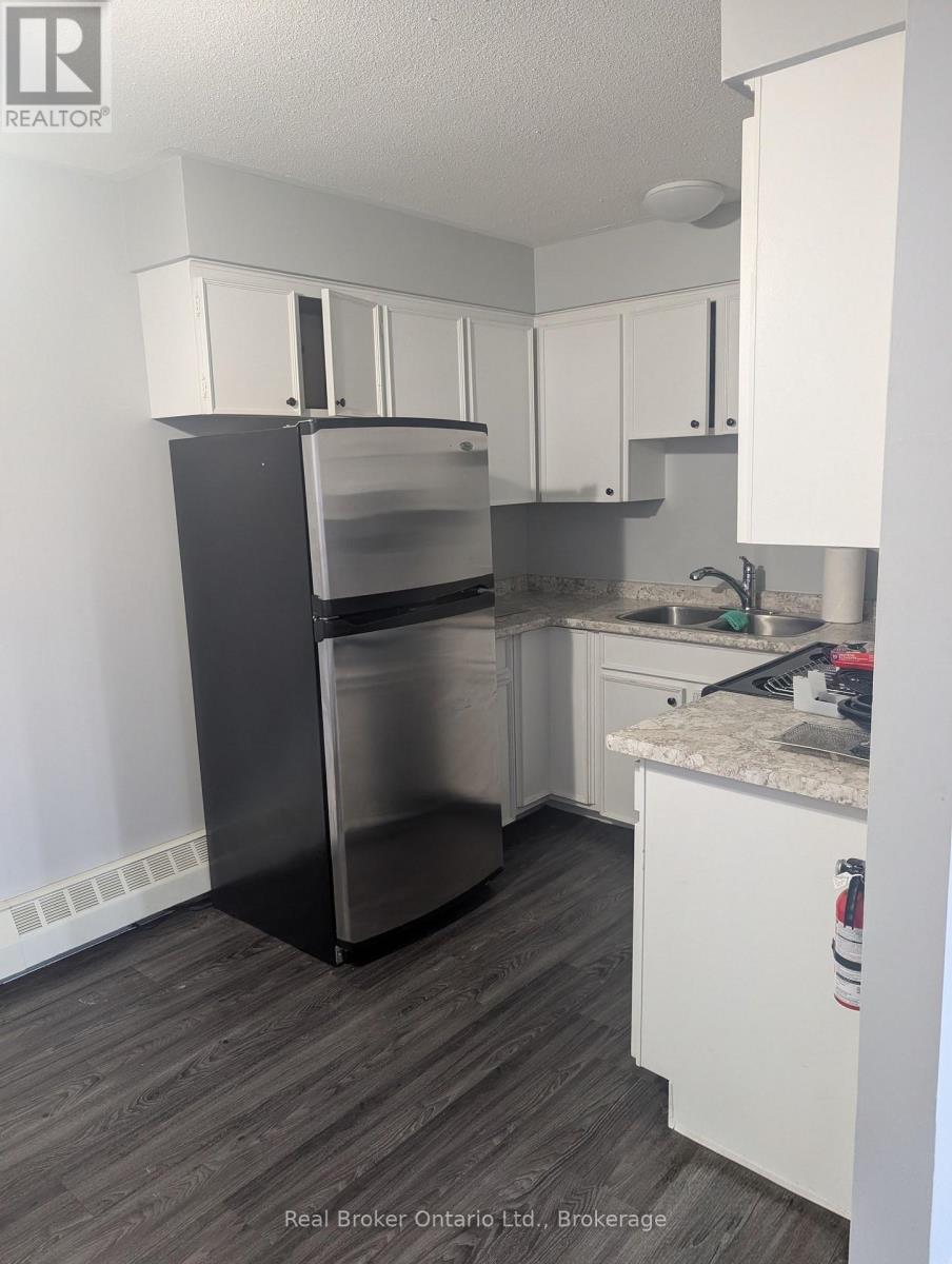 7 - 301 West Street N, Orillia, Ontario L3V 5E1 - Photo 3 - S13693278