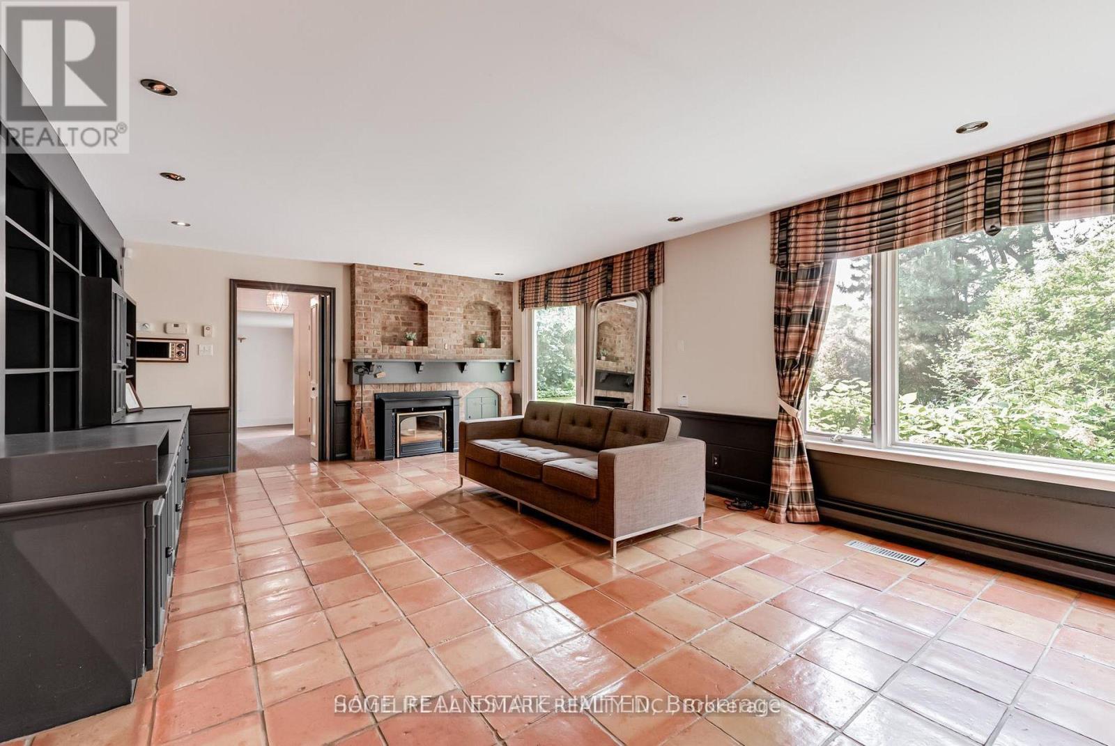 69 Fairway Heights Drive, Markham (Bayview Fairway-Bayview Country Club Estates), Ontario  L3T 3A7 - Photo 10 - N13693186