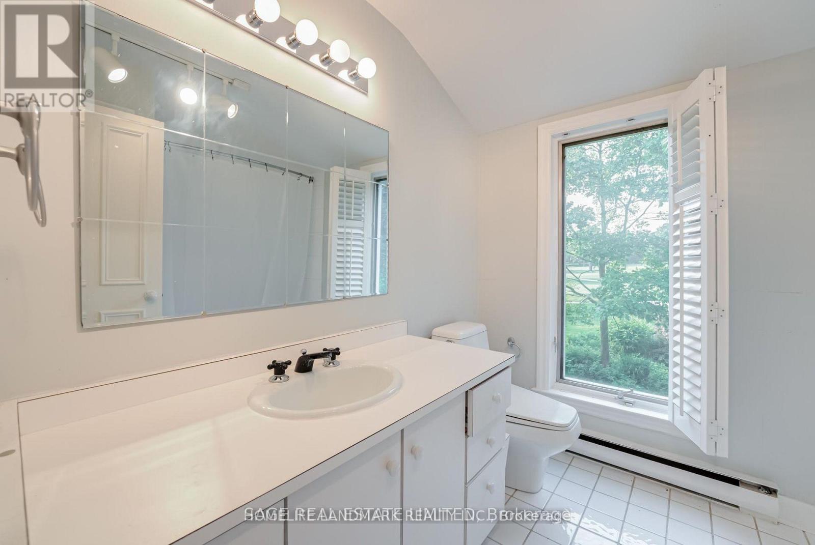 69 Fairway Heights Drive, Markham (Bayview Fairway-Bayview Country Club Estates), Ontario  L3T 3A7 - Photo 16 - N13693186