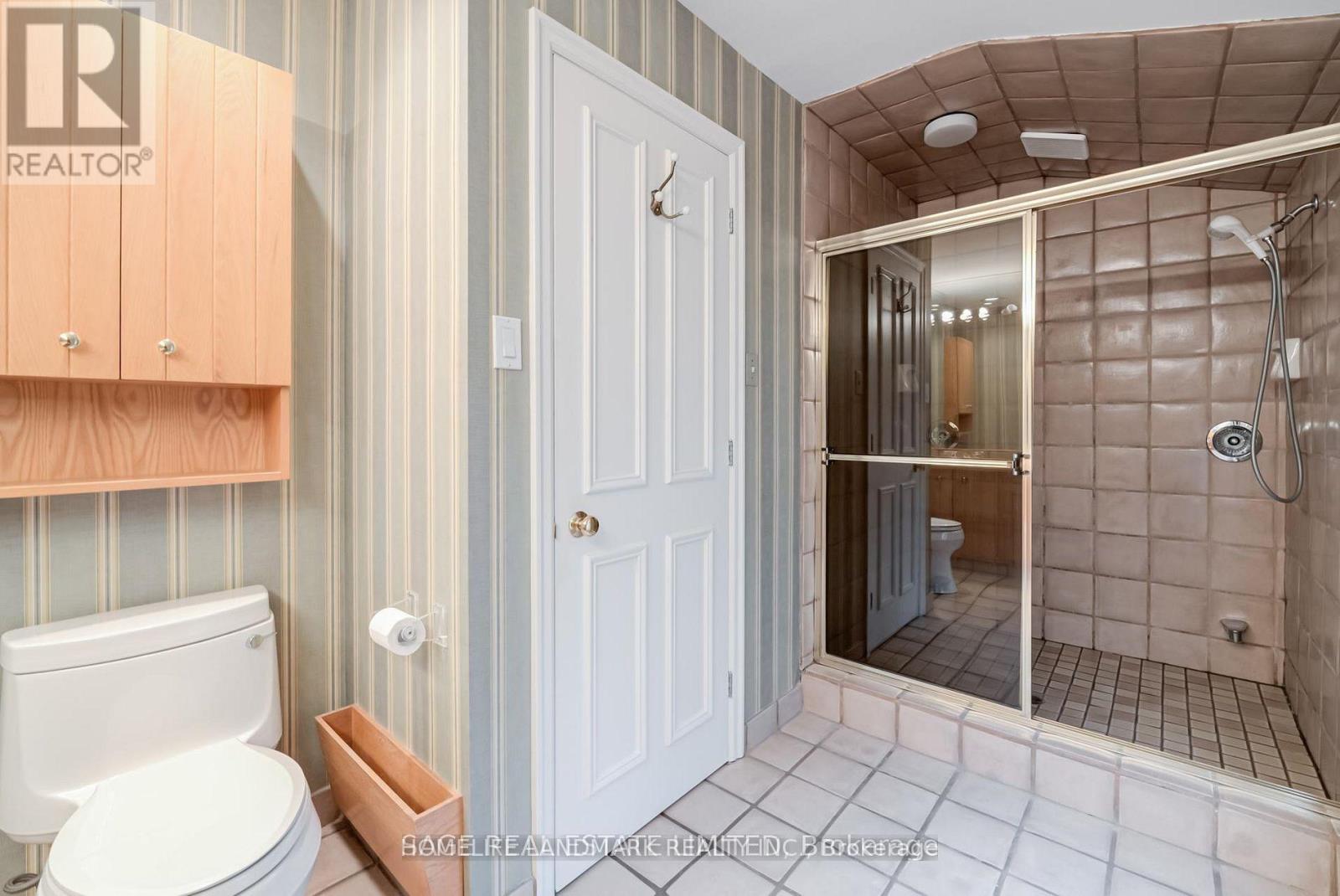 69 Fairway Heights Drive, Markham (Bayview Fairway-Bayview Country Club Estates), Ontario  L3T 3A7 - Photo 20 - N13693186