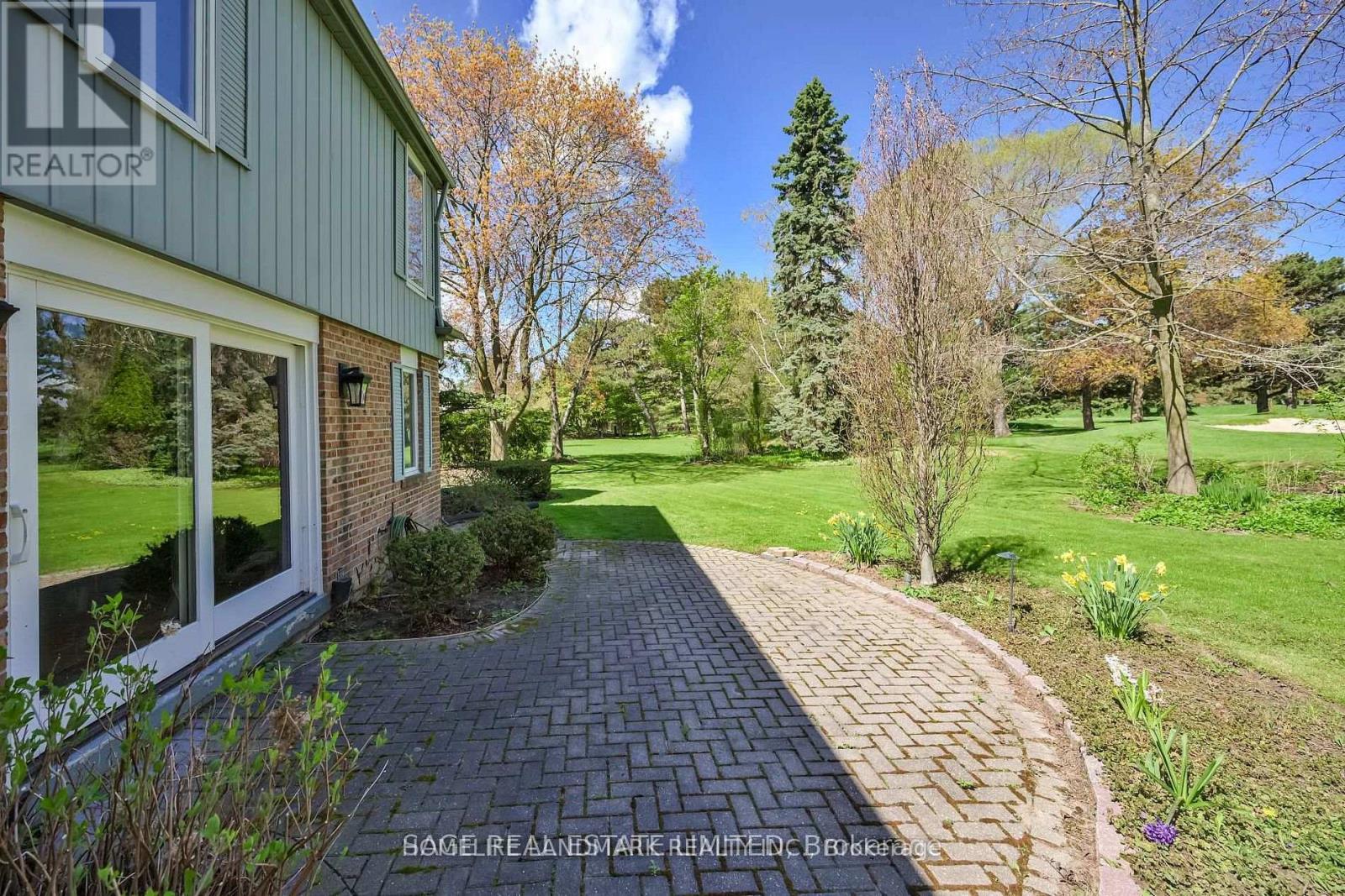 69 Fairway Heights Drive, Markham (Bayview Fairway-Bayview Country Club Estates), Ontario  L3T 3A7 - Photo 27 - N13693186