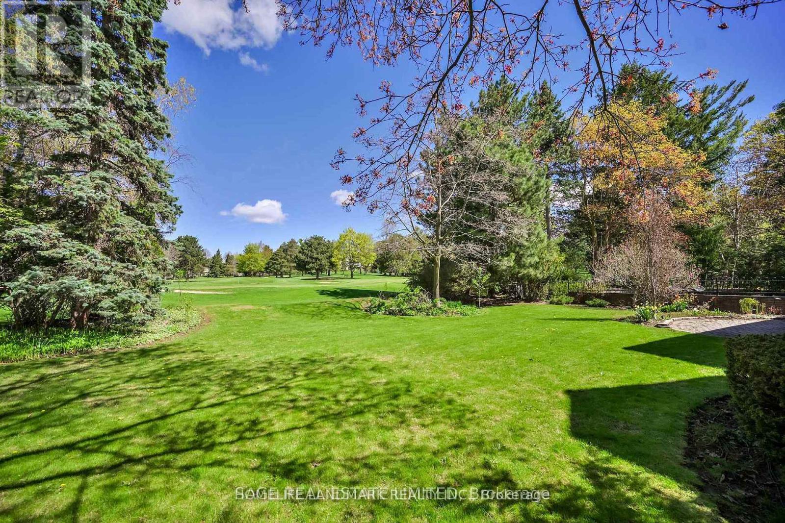 69 Fairway Heights Drive, Markham (Bayview Fairway-Bayview Country Club Estates), Ontario  L3T 3A7 - Photo 29 - N13693186