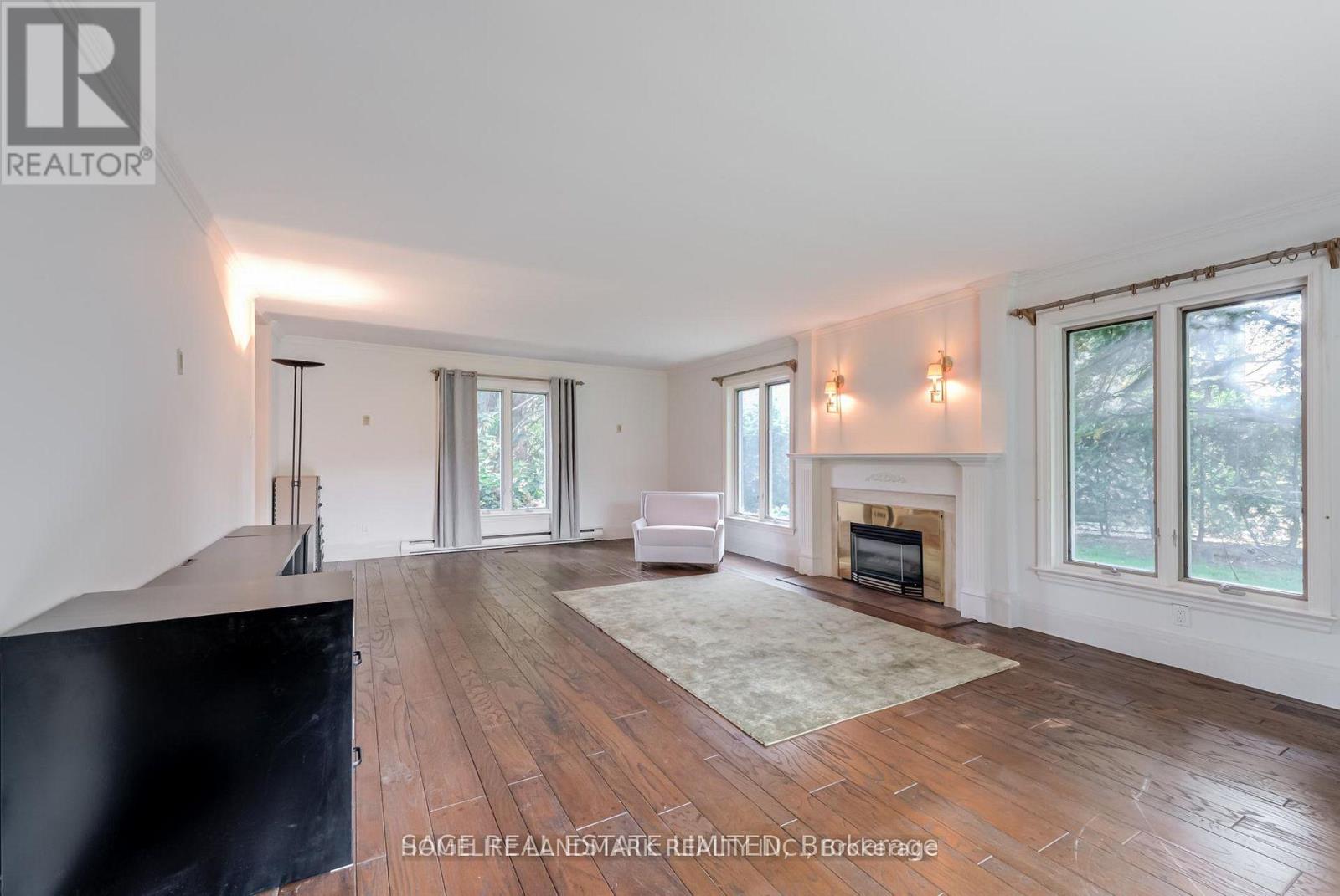 69 Fairway Heights Drive, Markham (Bayview Fairway-Bayview Country Club Estates), Ontario  L3T 3A7 - Photo 4 - N13693186