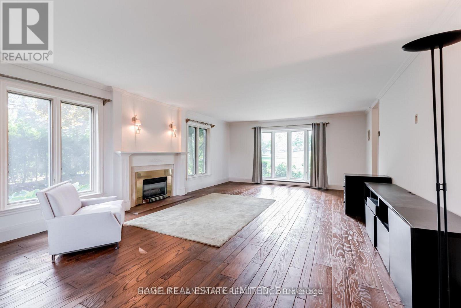 69 Fairway Heights Drive, Markham (Bayview Fairway-Bayview Country Club Estates), Ontario  L3T 3A7 - Photo 5 - N13693186