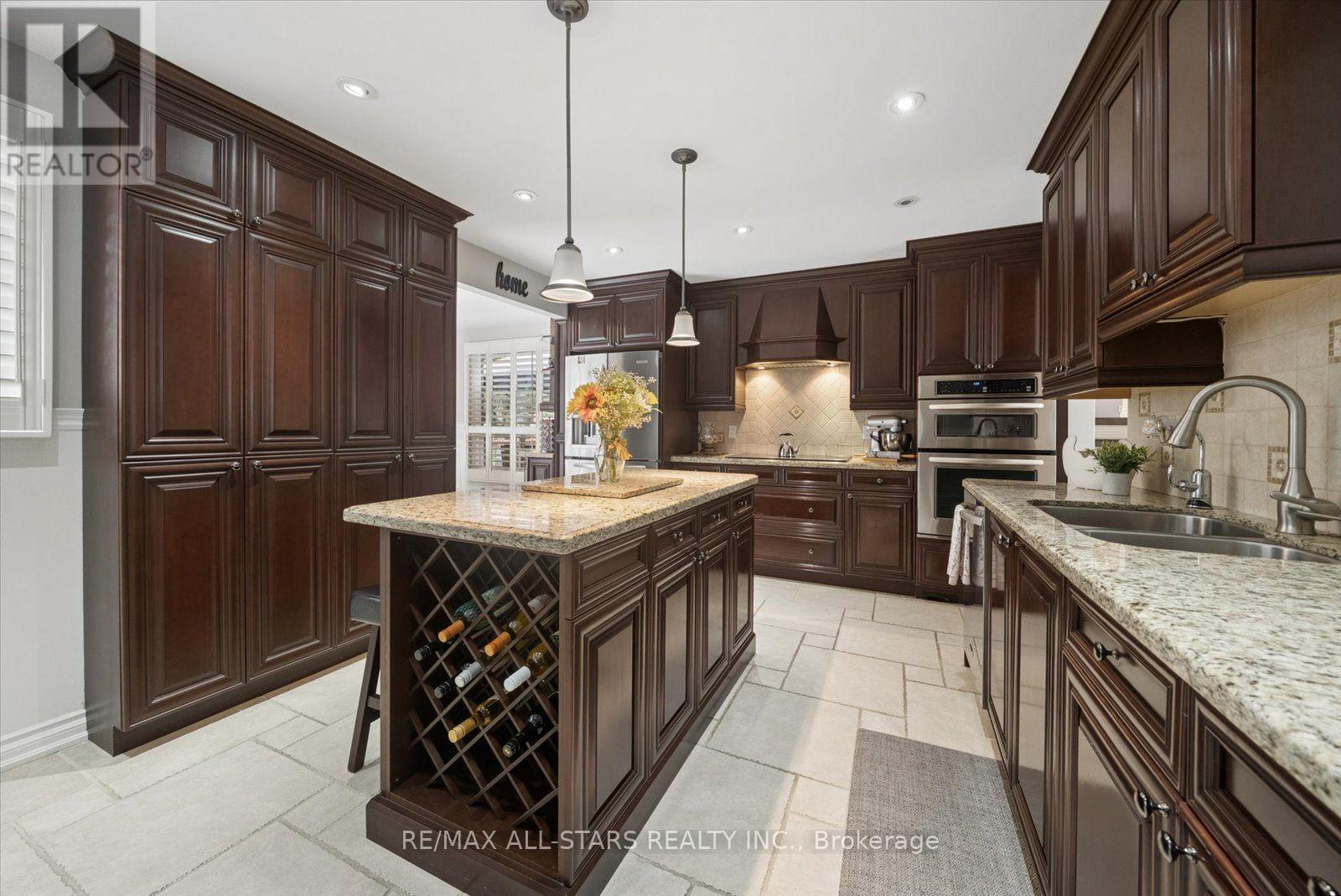 31 Crown Crescent, Bradford West Gwillimbury, Ontario  L3Z 2M7 - Photo 13 - N13693222