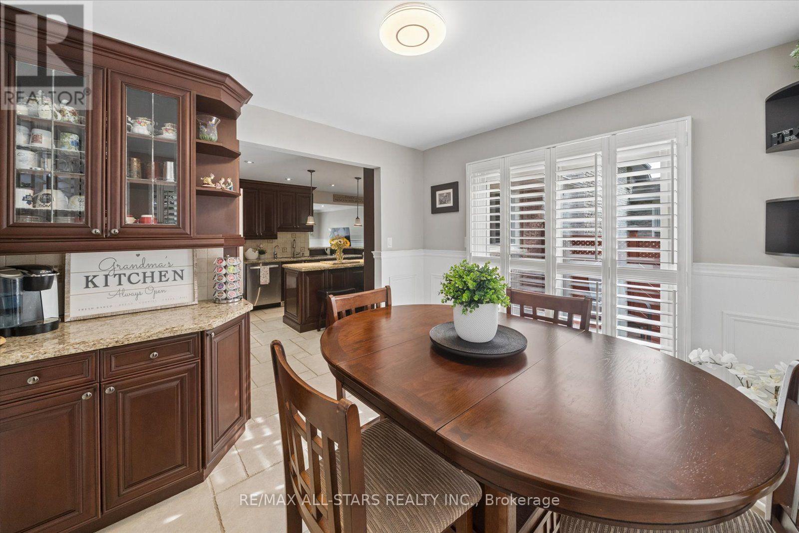 31 Crown Crescent, Bradford West Gwillimbury, Ontario  L3Z 2M7 - Photo 15 - N13693222