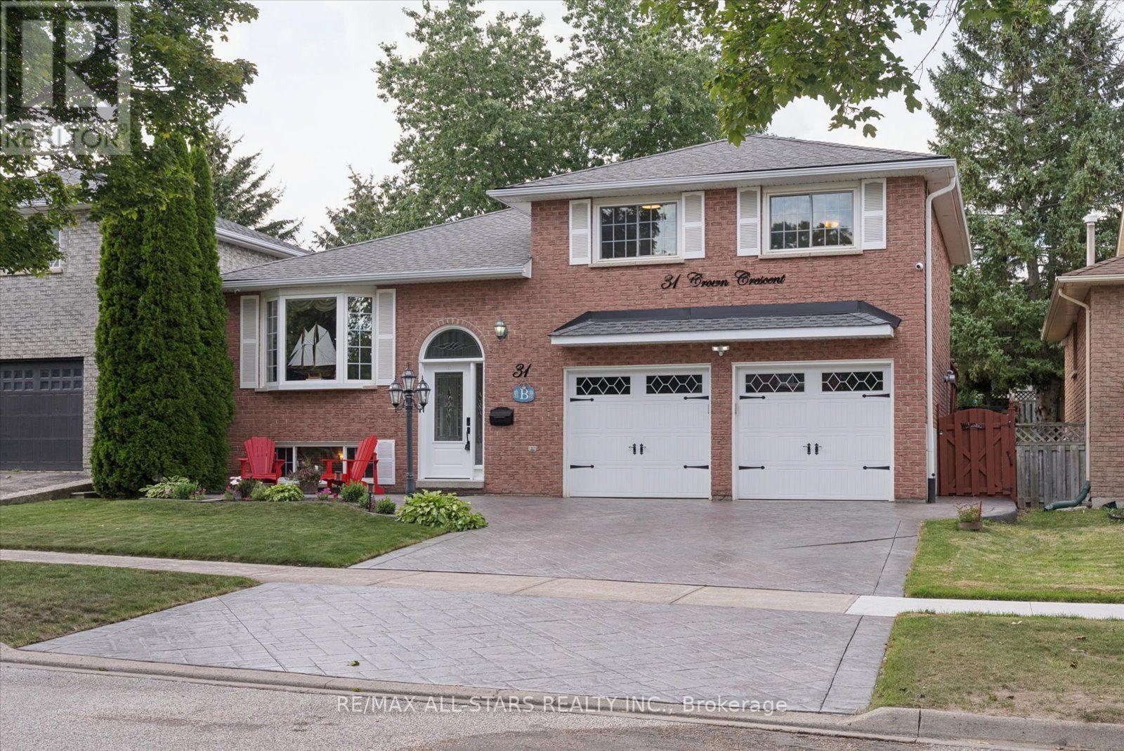 31 Crown Crescent, Bradford West Gwillimbury, Ontario  L3Z 2M7 - Photo 2 - N13693222