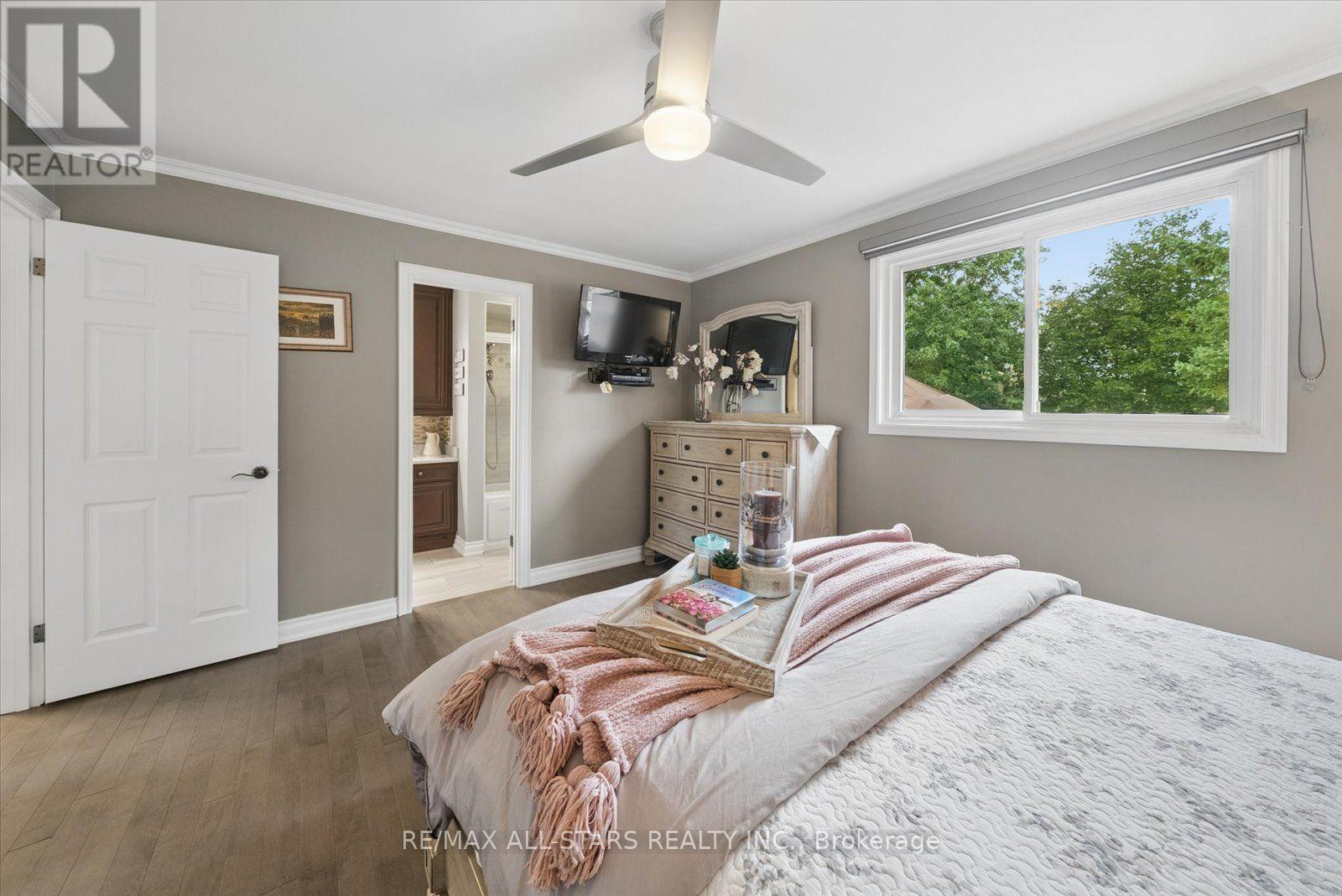 31 Crown Crescent, Bradford West Gwillimbury, Ontario  L3Z 2M7 - Photo 20 - N13693222