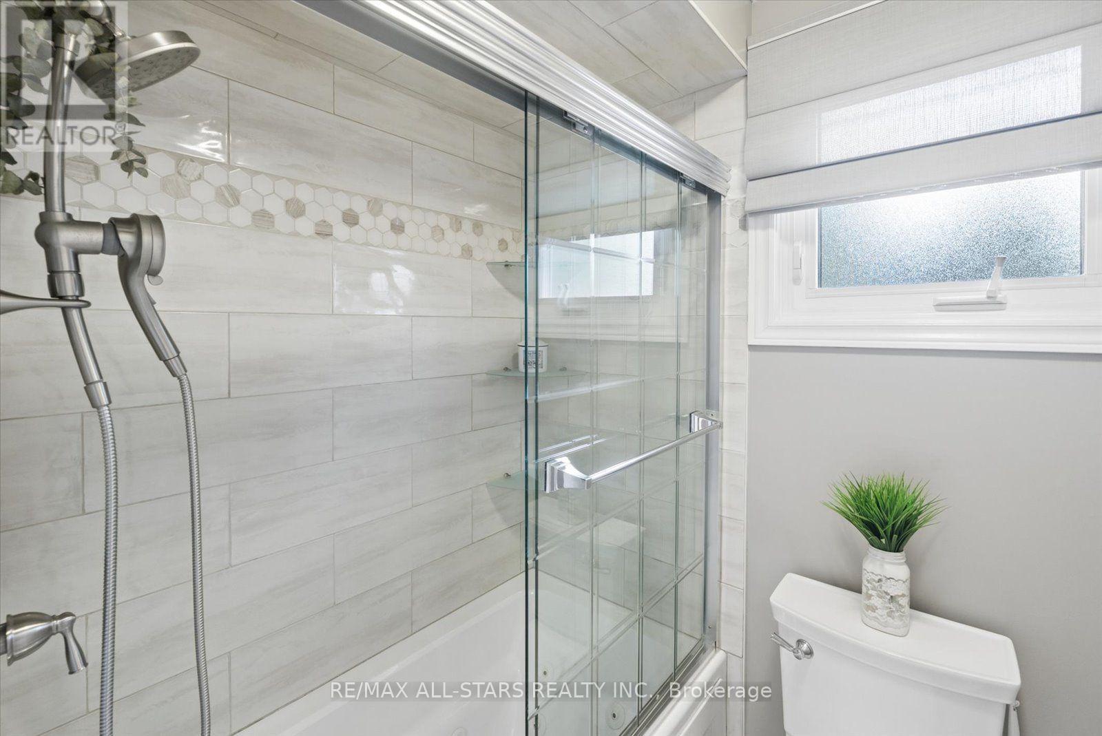 31 Crown Crescent, Bradford West Gwillimbury, Ontario  L3Z 2M7 - Photo 22 - N13693222