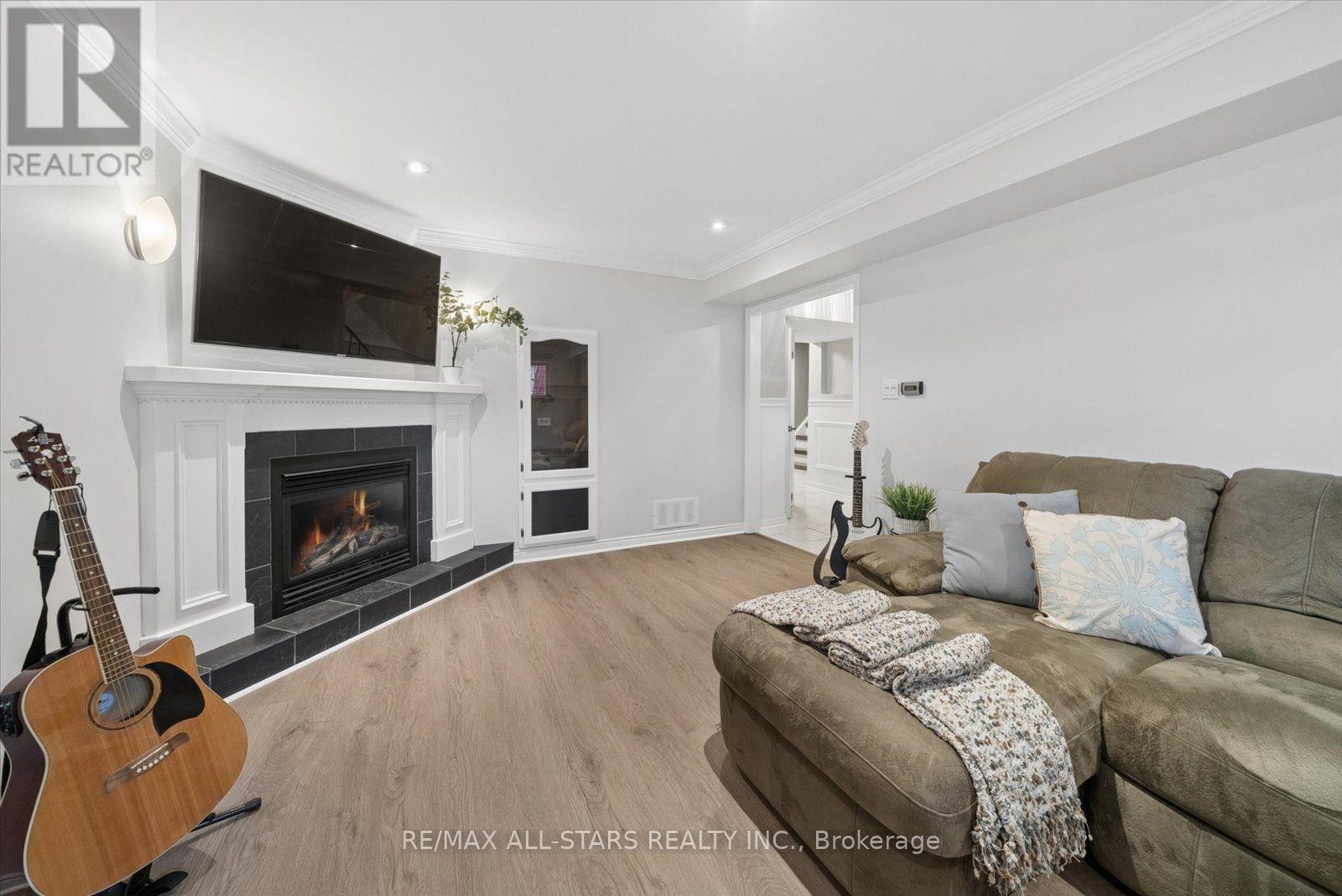 31 Crown Crescent, Bradford West Gwillimbury, Ontario  L3Z 2M7 - Photo 28 - N13693222