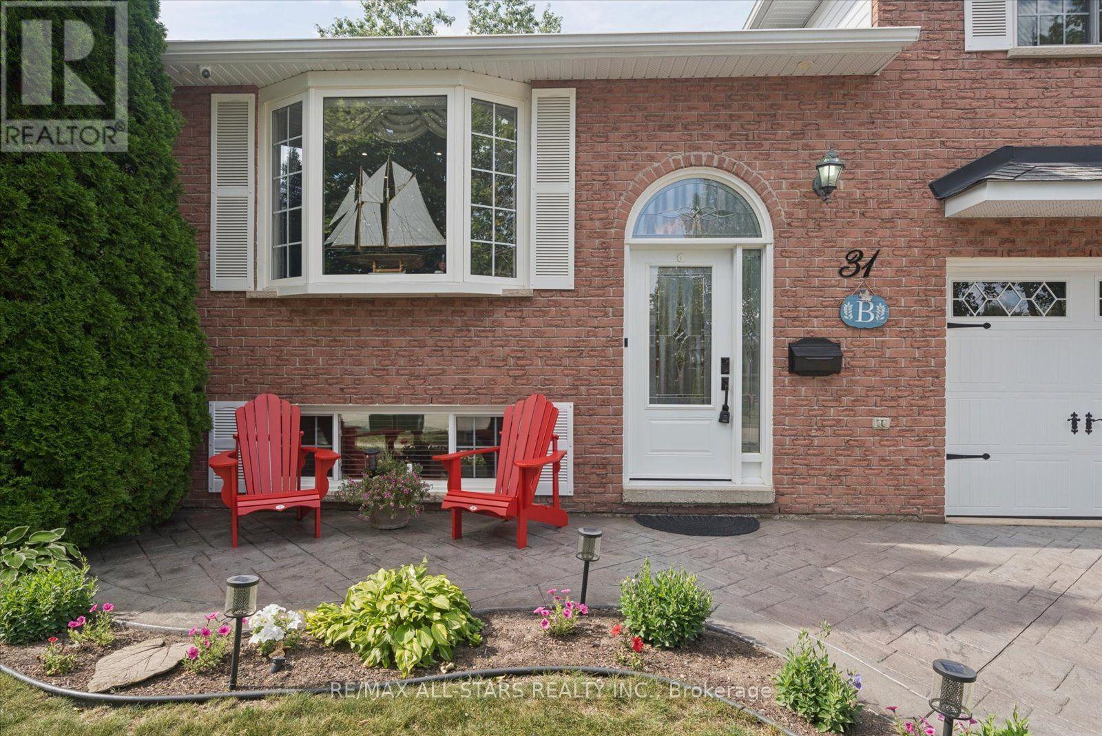 31 Crown Crescent, Bradford West Gwillimbury, Ontario  L3Z 2M7 - Photo 4 - N13693222