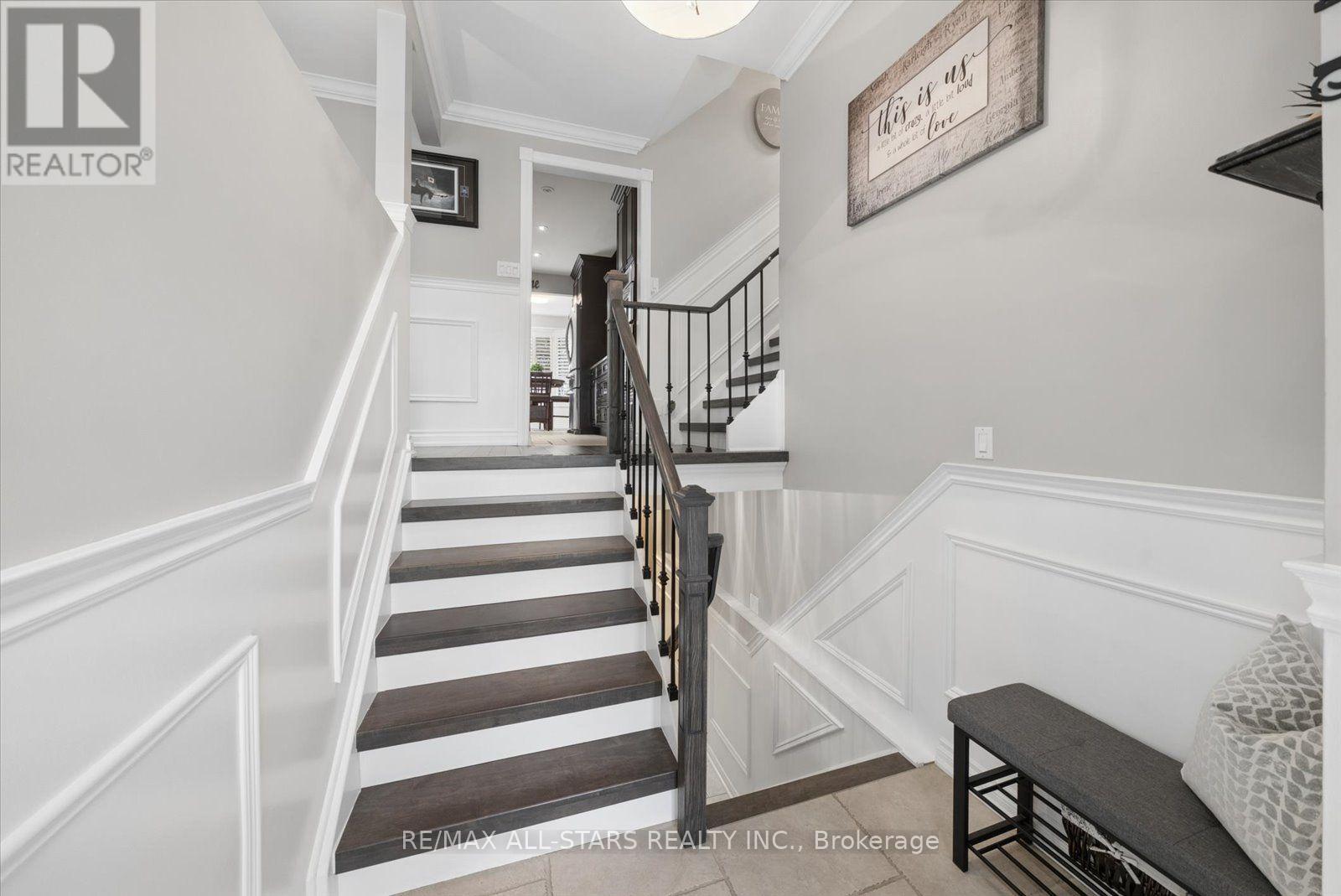 31 Crown Crescent, Bradford West Gwillimbury, Ontario  L3Z 2M7 - Photo 6 - N13693222
