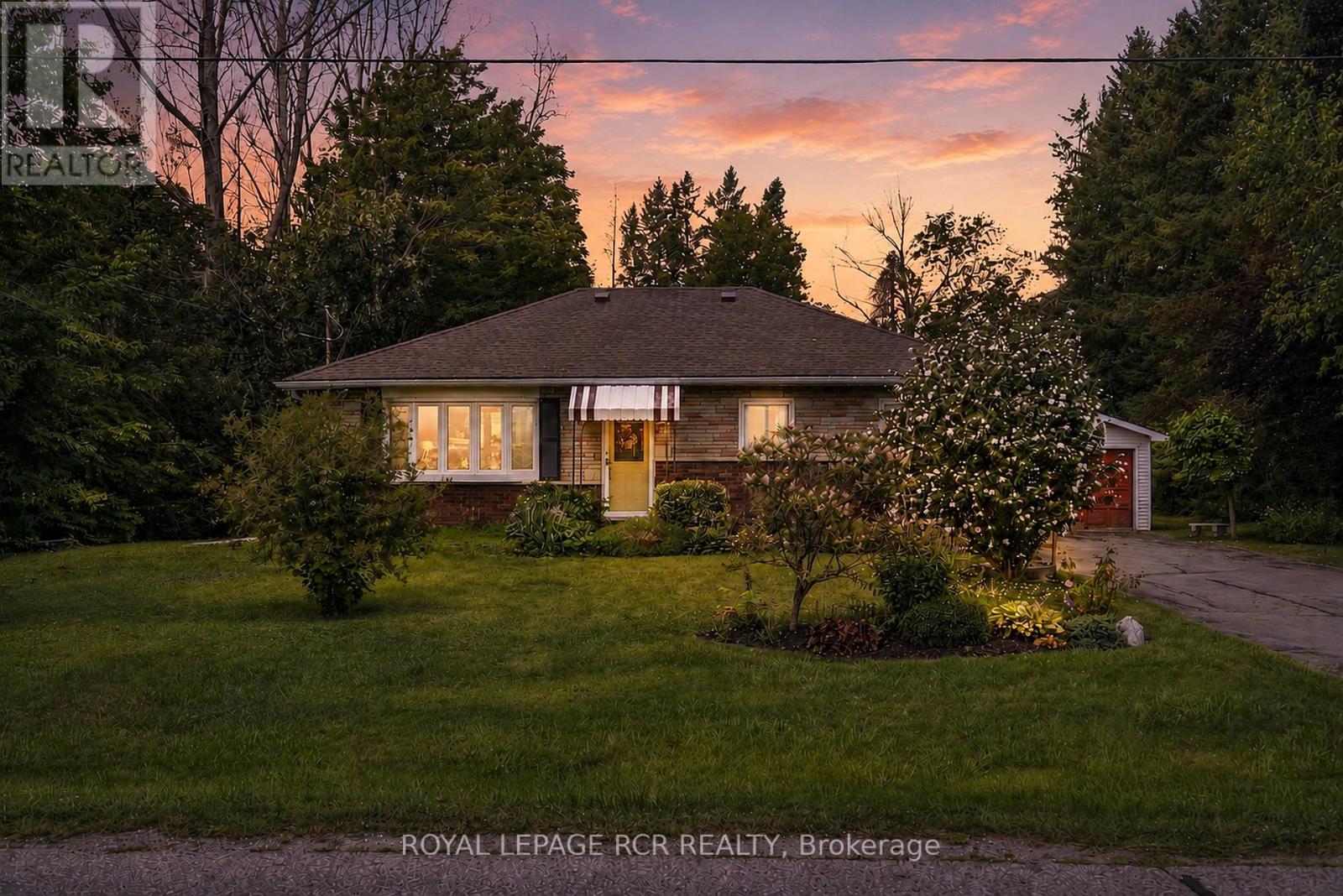 36 MAY AVENUE, east gwillimbury (sharon), Ontario