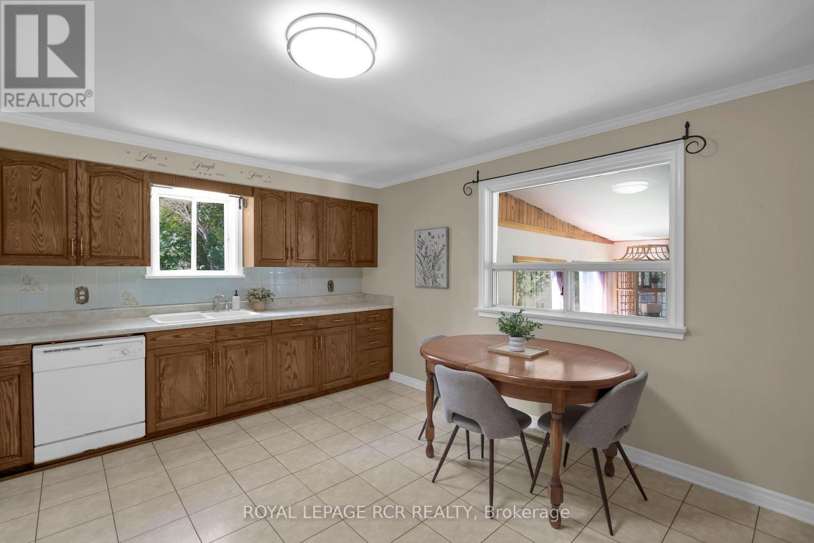 36 May Avenue, East Gwillimbury (Sharon), Ontario L0G 1V0 - Photo 10 - N13693262