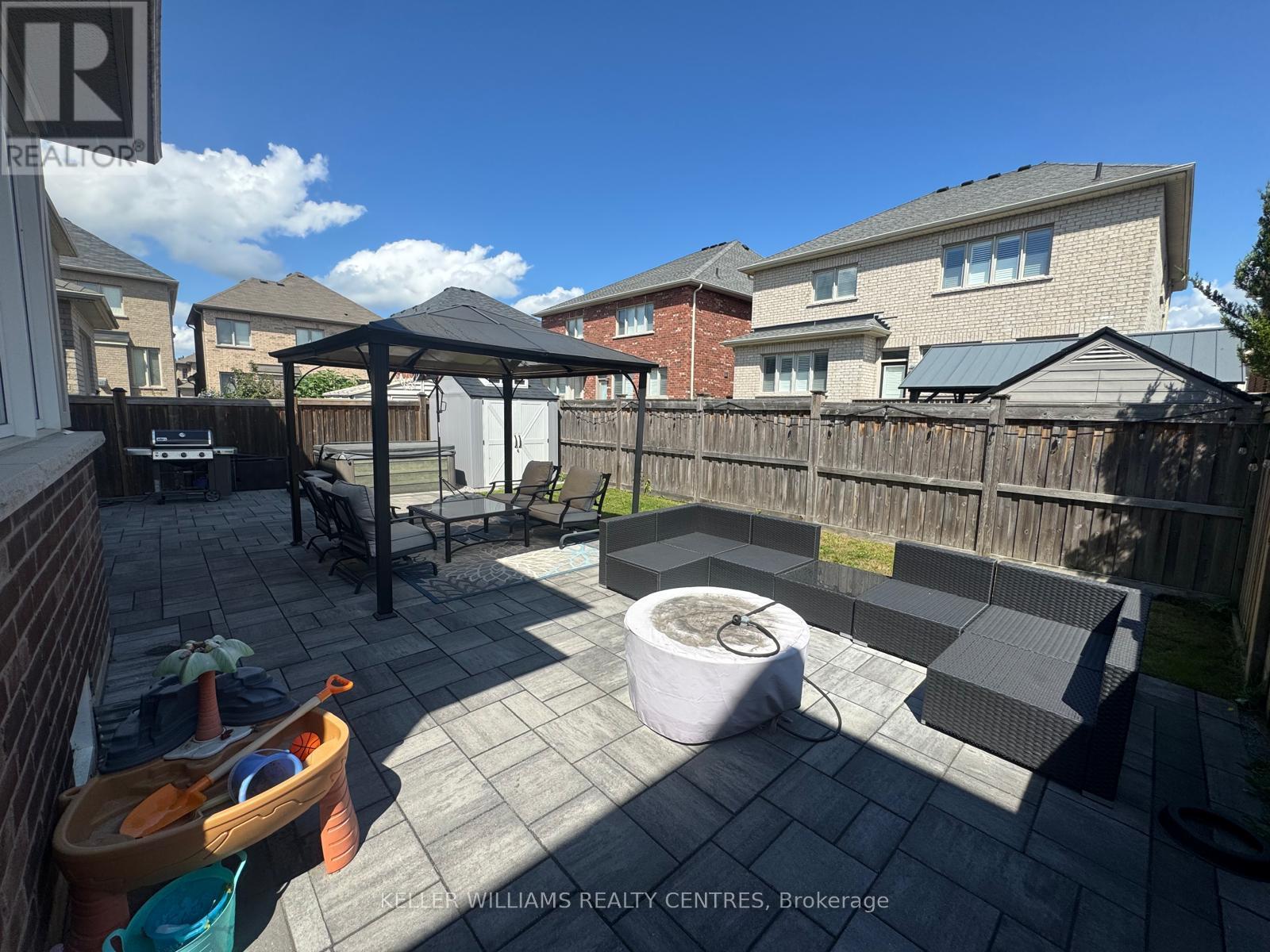 2 Creekland Avenue N, Whitchurch-Stouffville, Ontario  L4A 1T8 - Photo 5 - N13693308