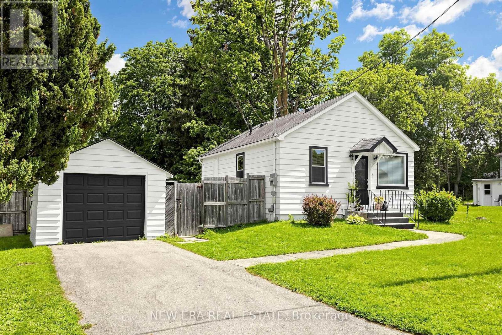 247 Muriel Street, Newmarket, Ontario  L3Y 3N2 - Photo 2 - N13693322