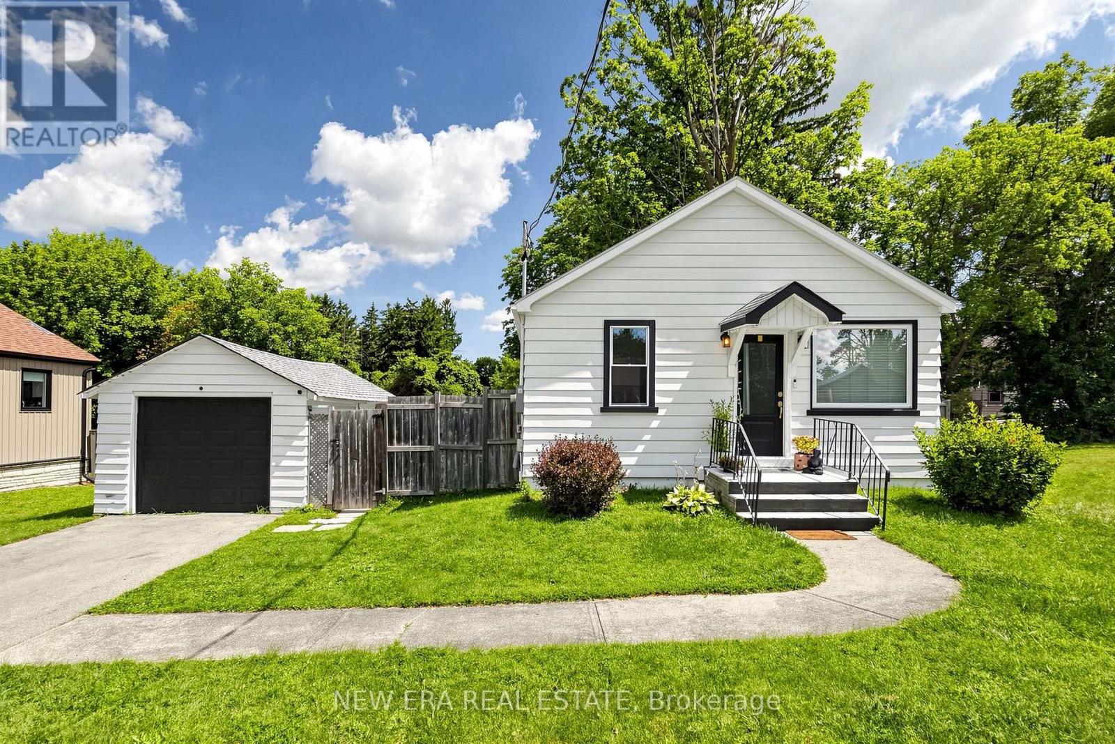 247 Muriel Street, Newmarket, Ontario  L3Y 3N2 - Photo 3 - N13693322